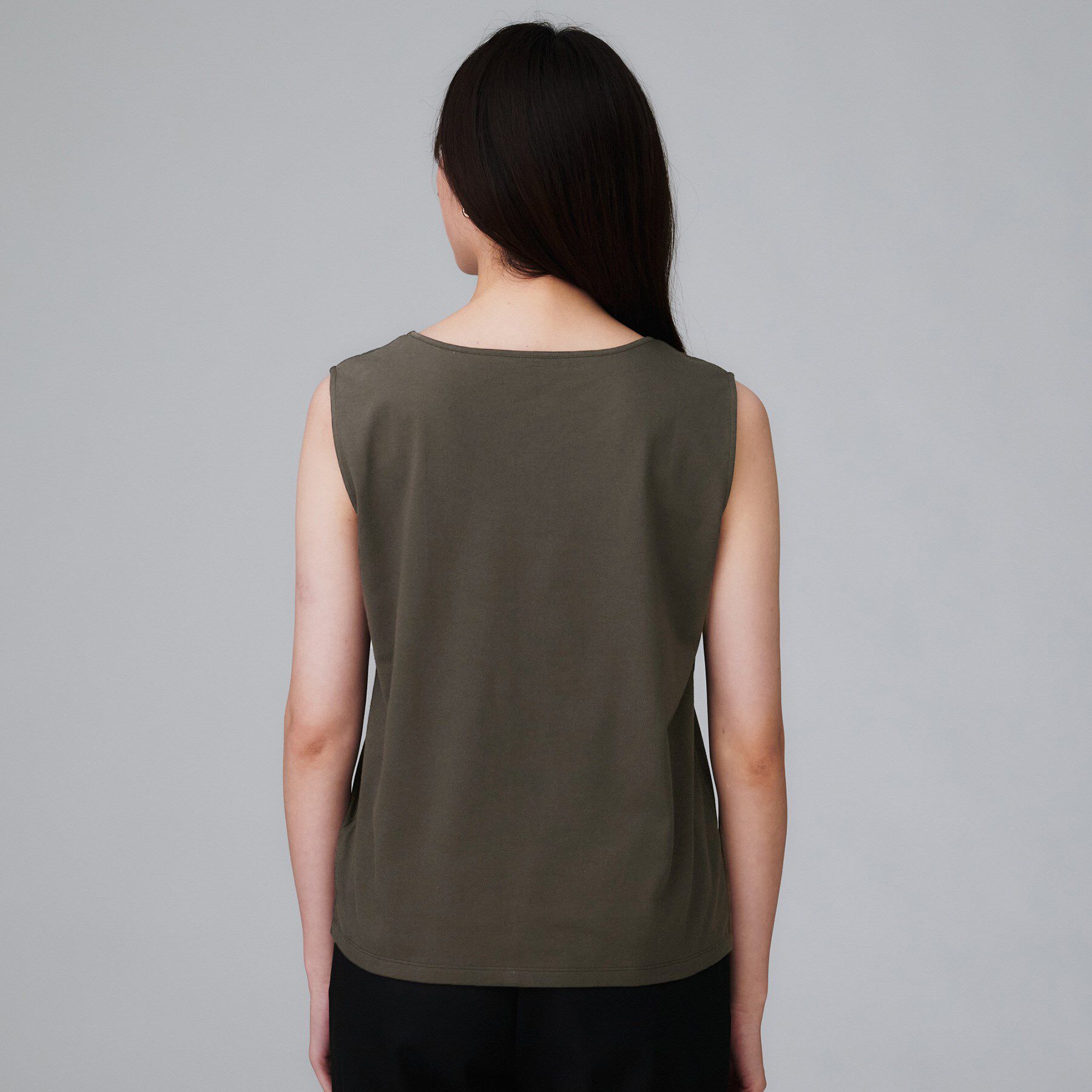 UNTITLED「【接触冷感／コットン100／洗える／丸首】ノースリーブ天竺プルオーバー」|Tシャツ・カットソー|