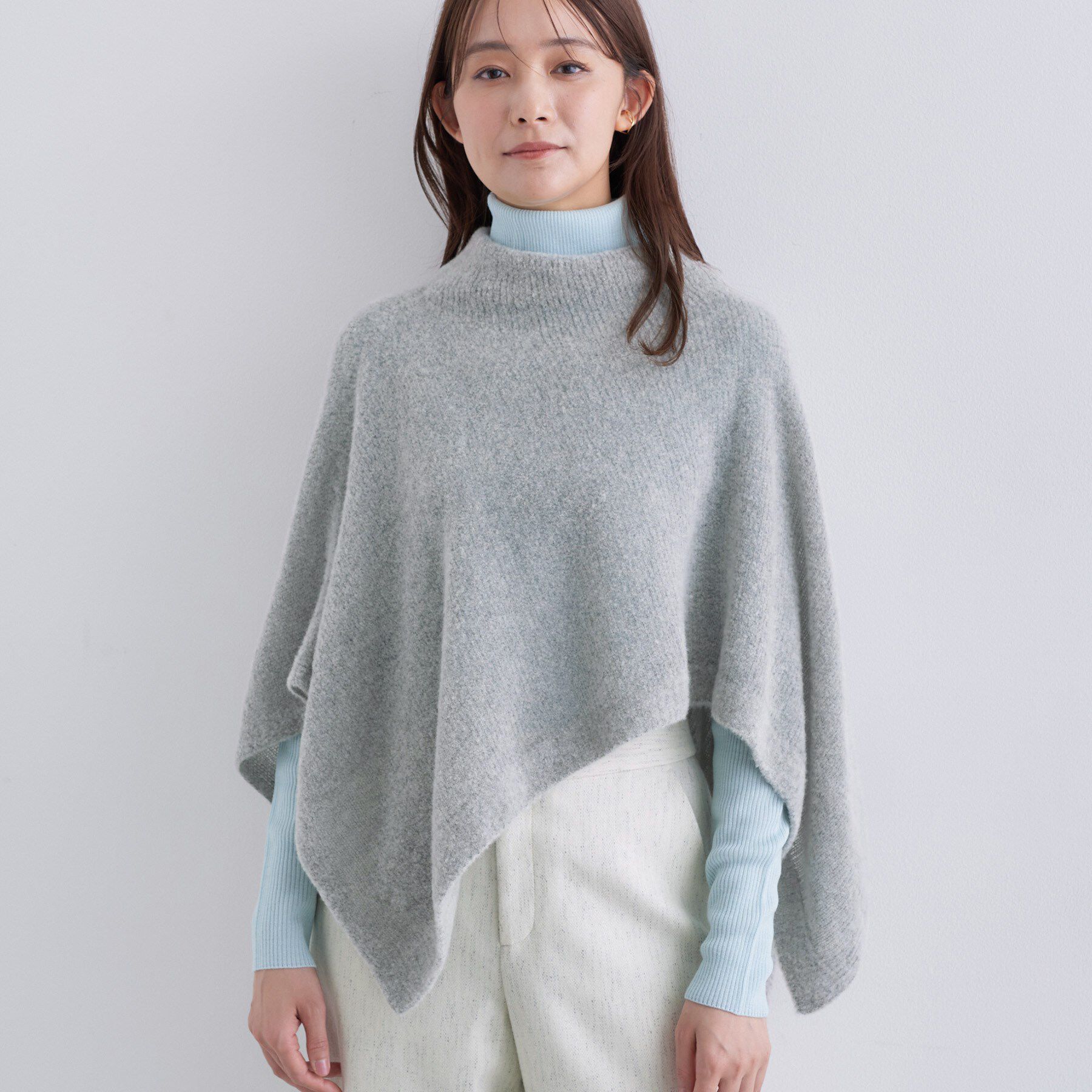 INDIVI「【エアリー素材】ブークレケープポンチョ」|ニット・セーター|