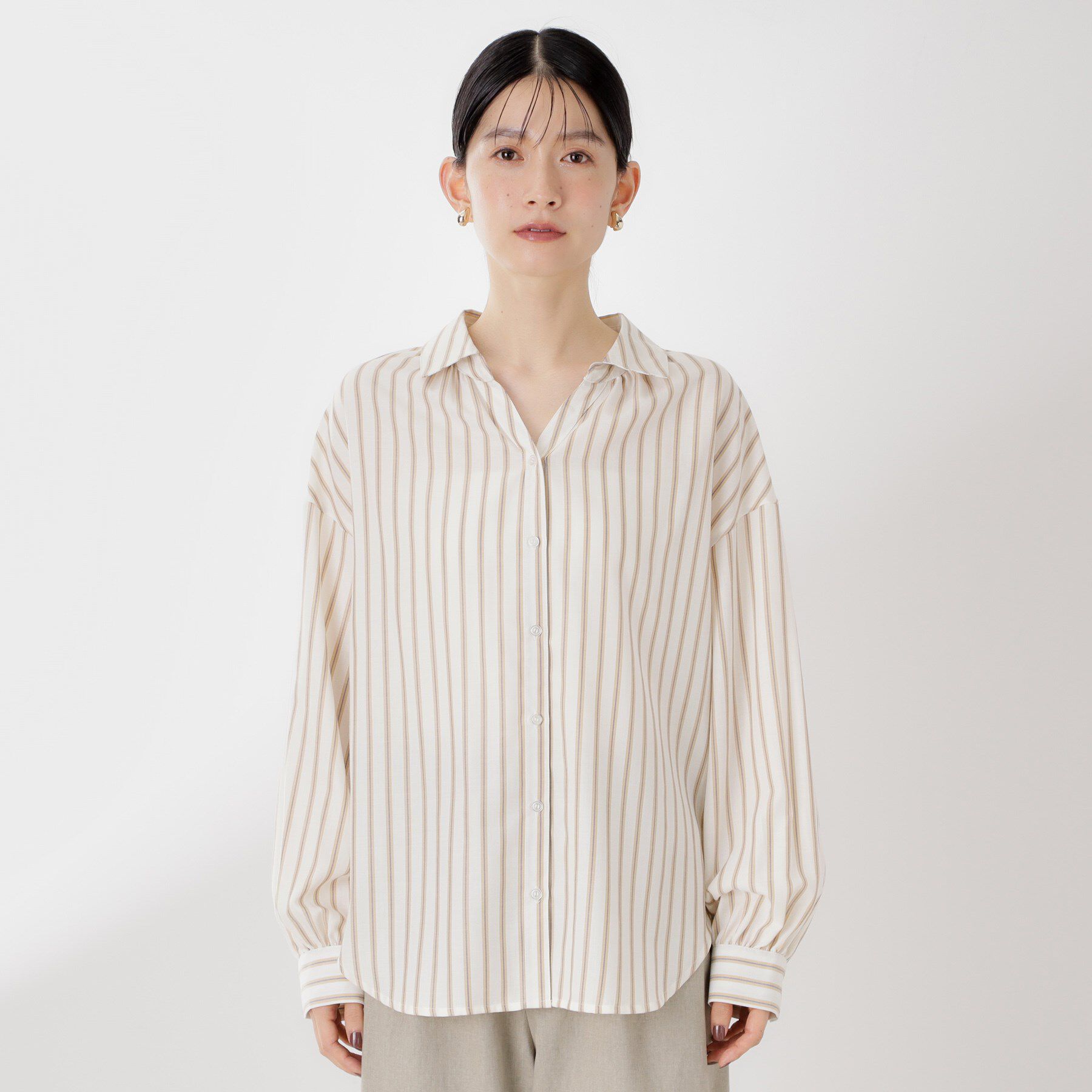 THE SHOP TK「【後ろ姿もサマになる】ストライプ バックシャーリングシャツ/体型カバー/洗える」|シャツ・ブラウス|