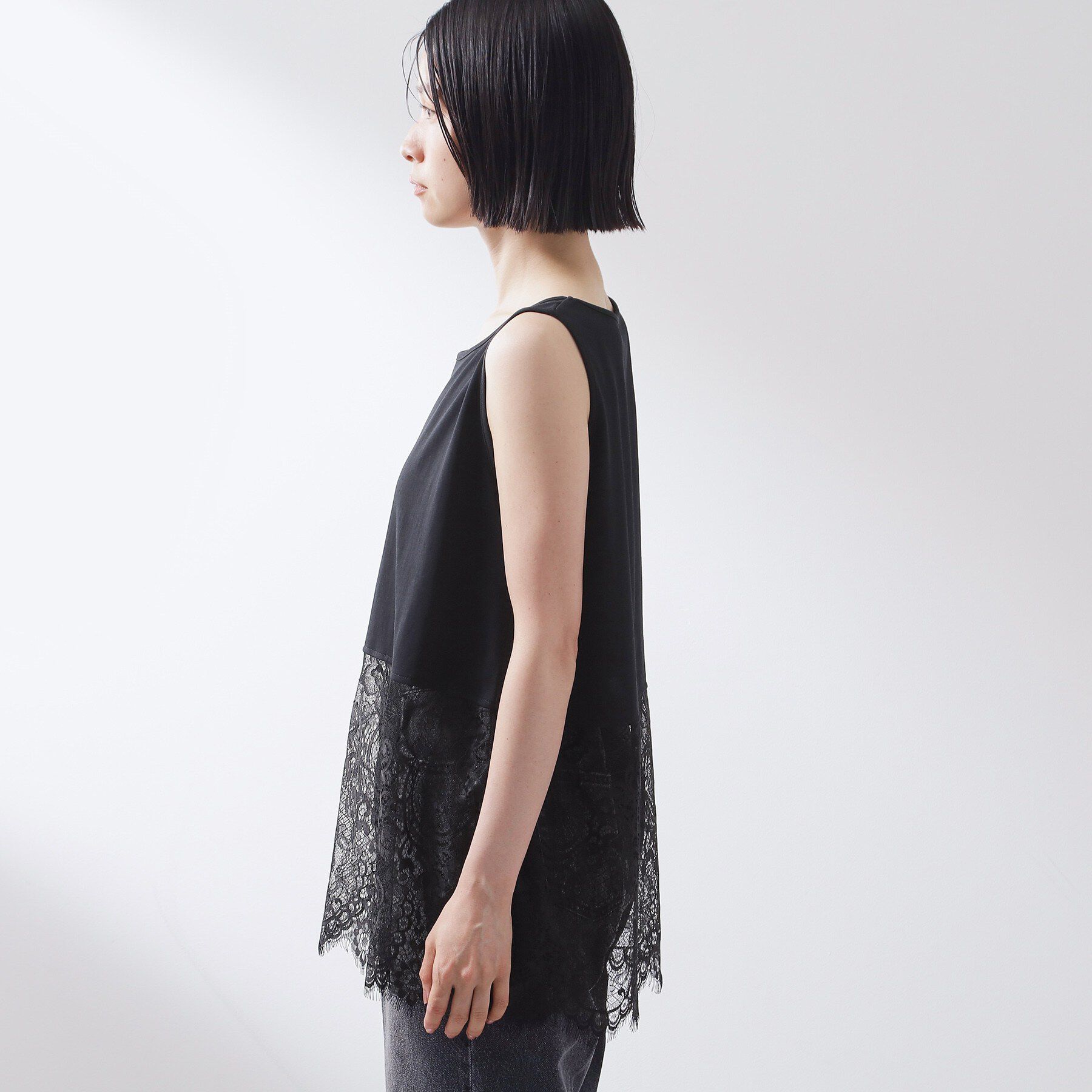 THE SHOP TK「【重ねて印象アップ】レイヤードスタイルに 裾レースタンクトップ」|Tシャツ・カットソー|