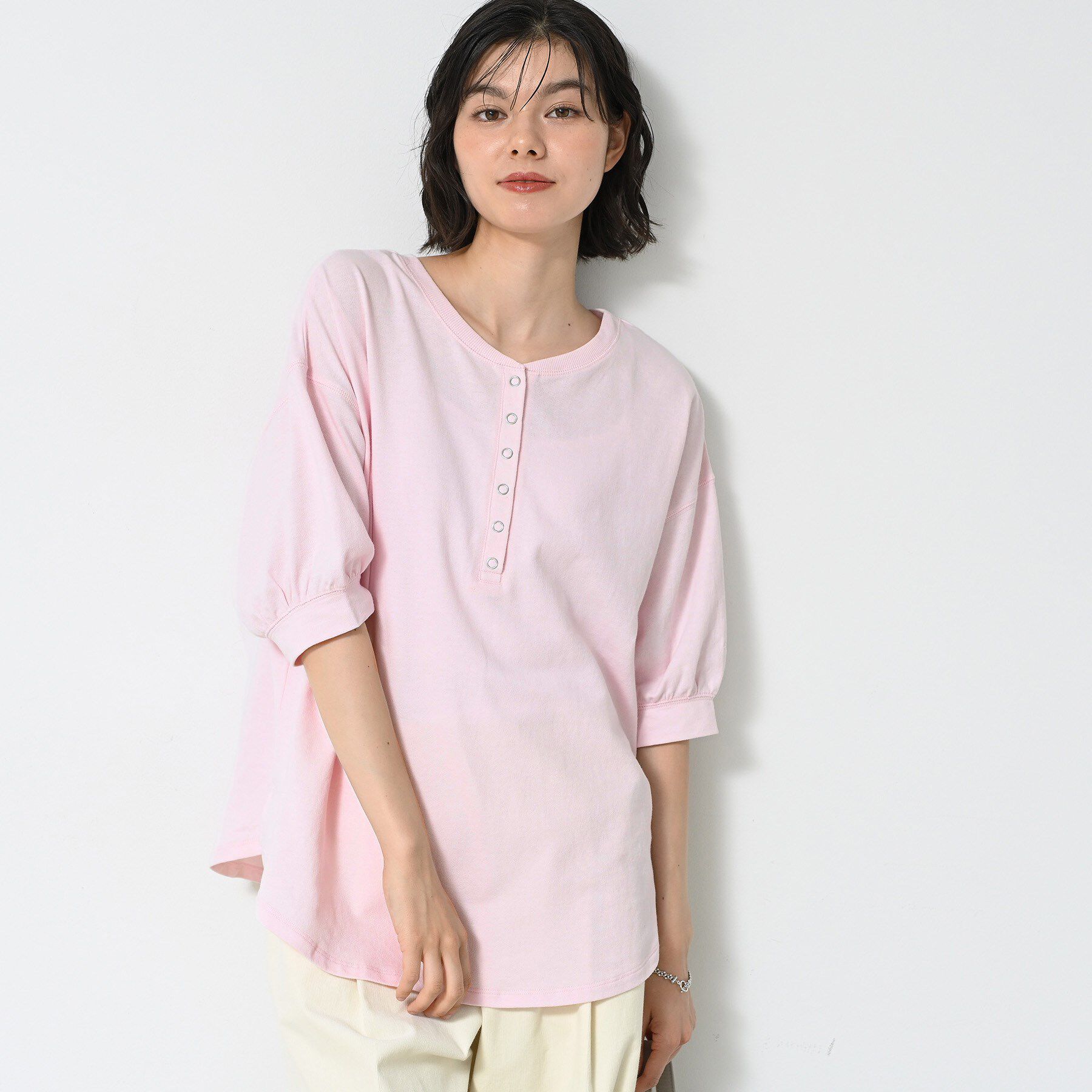 Dessin「【360度可愛い/前後2WAY/洗える】ライトコットンヘンリーカットソー」|Tシャツ・カットソー|