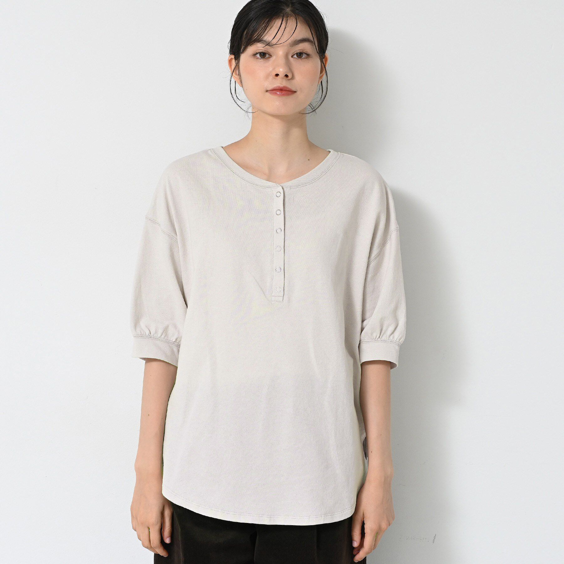 Dessin「【360度可愛い/前後2WAY/洗える】ライトコットンヘンリーカットソー」|Tシャツ・カットソー|