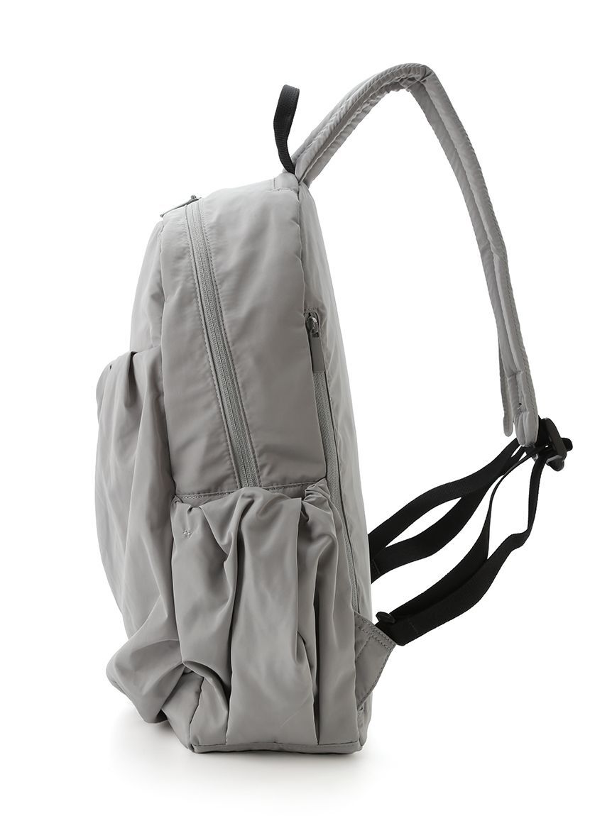 emmi atelier「【ONLINE限定カラー】eco 撥水ギャザーボディーバックパック」|リュック|