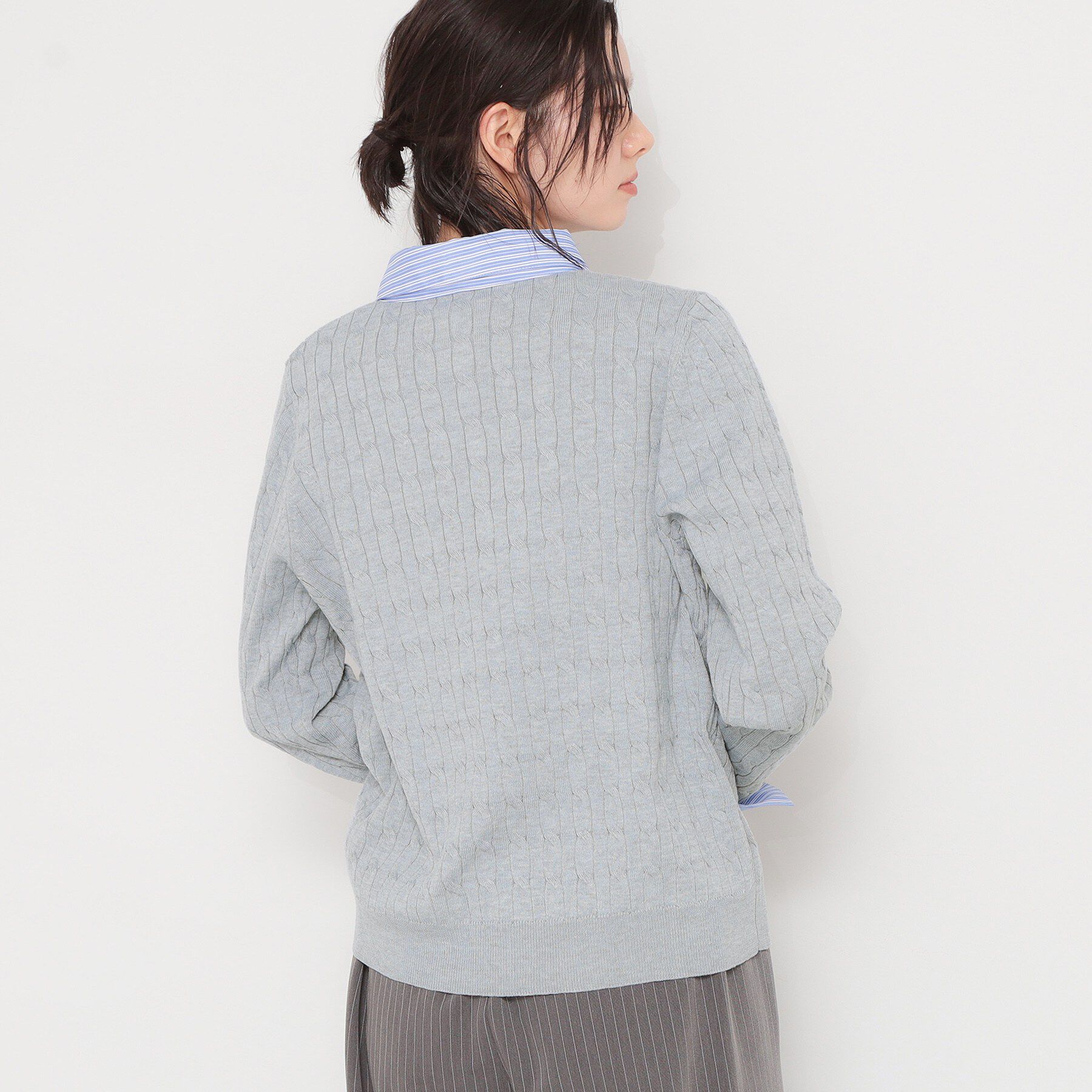 THE SHOP TK「【1枚でスタイル決まる】シャツレイヤード風 襟付ケーブルニット」|ニット・セーター|