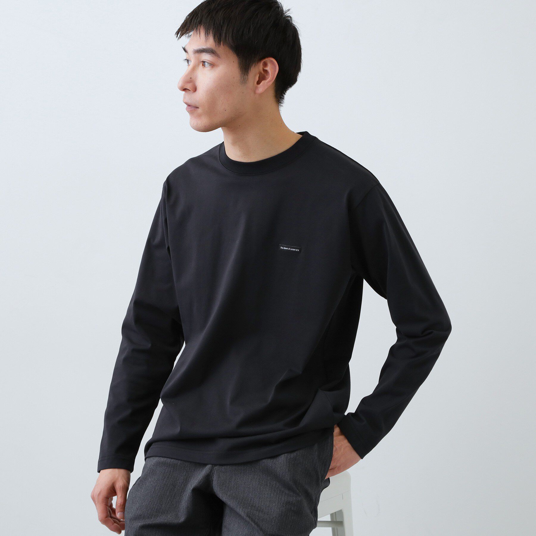 THE SHOP TK「【スタイルを選ばず着られる】ワンポイント 長袖Tシャツ 洗濯機OK/UVカット/毛玉になりにくい」|Tシャツ・カットソー|