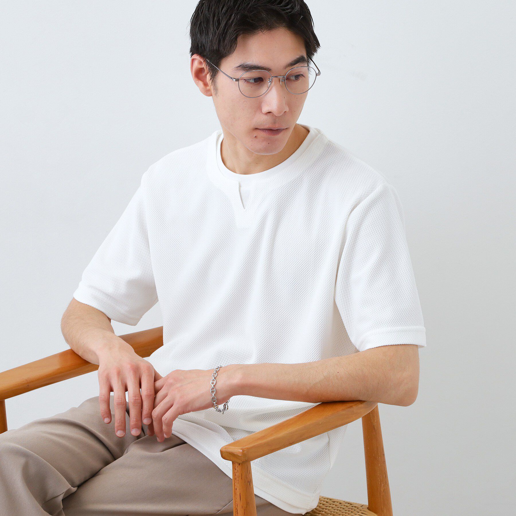 THE SHOP TK「【一枚でコーディネートが完成！】レイヤード風 キーネック 半袖Tシャツ 洗濯機OK」|Tシャツ・カットソー|オフホワイト(003