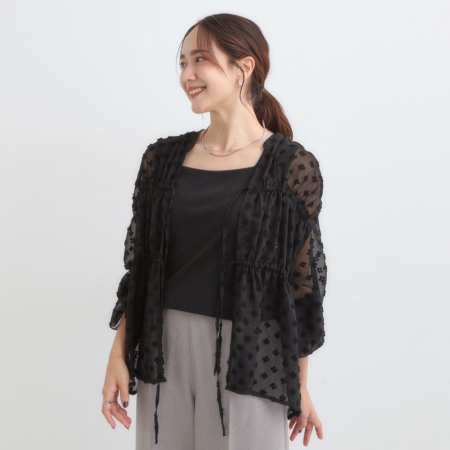 SHOO･LA･RUE「華やかにさをプラスする シアードビー シャーリングブラウス」|シャツ・ブラウス|