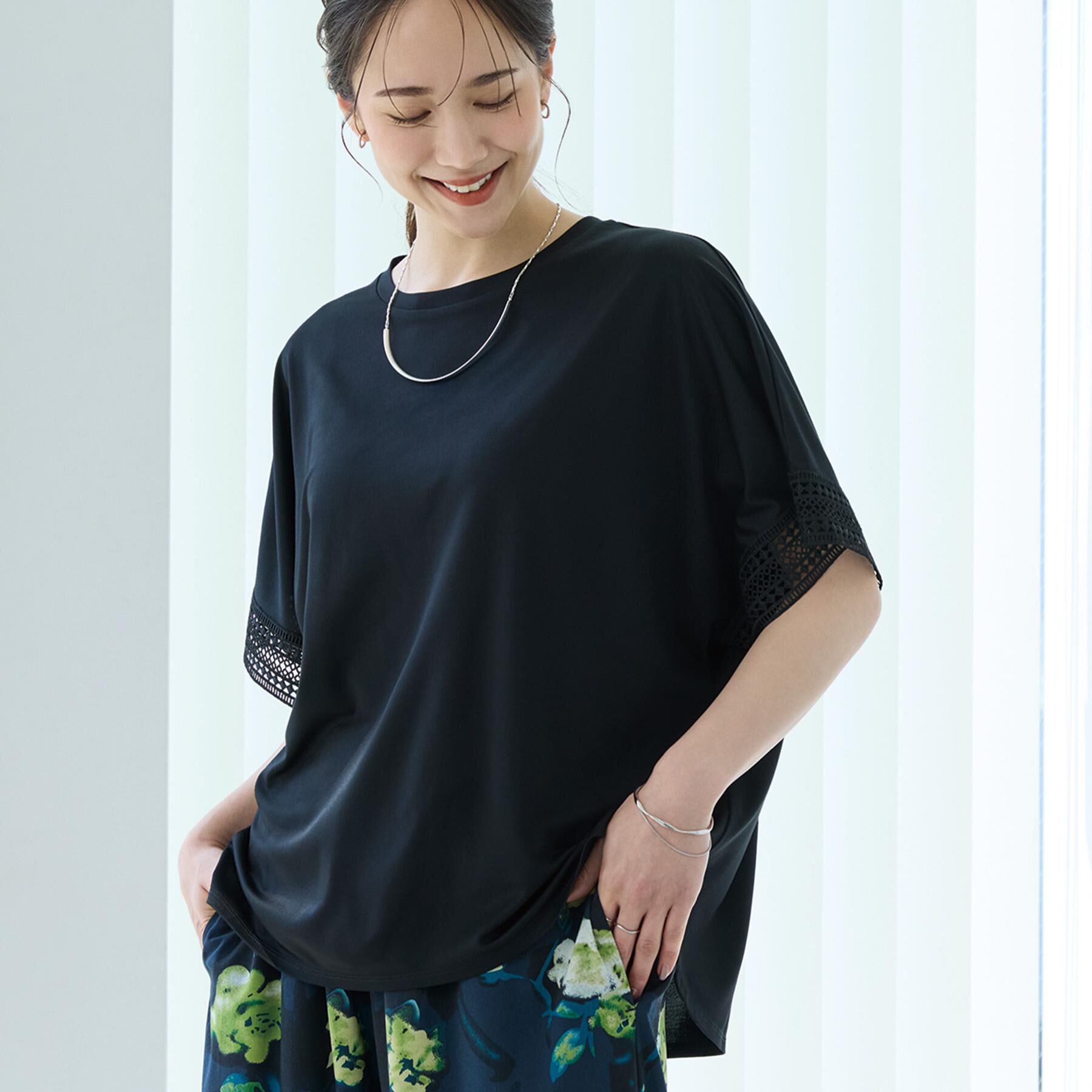 SHOO･LA･RUE「【UV/洗濯機可/体型カバー】ヒップ周りが隠せる お袖レースTシャツ」|Tシャツ・カットソー|