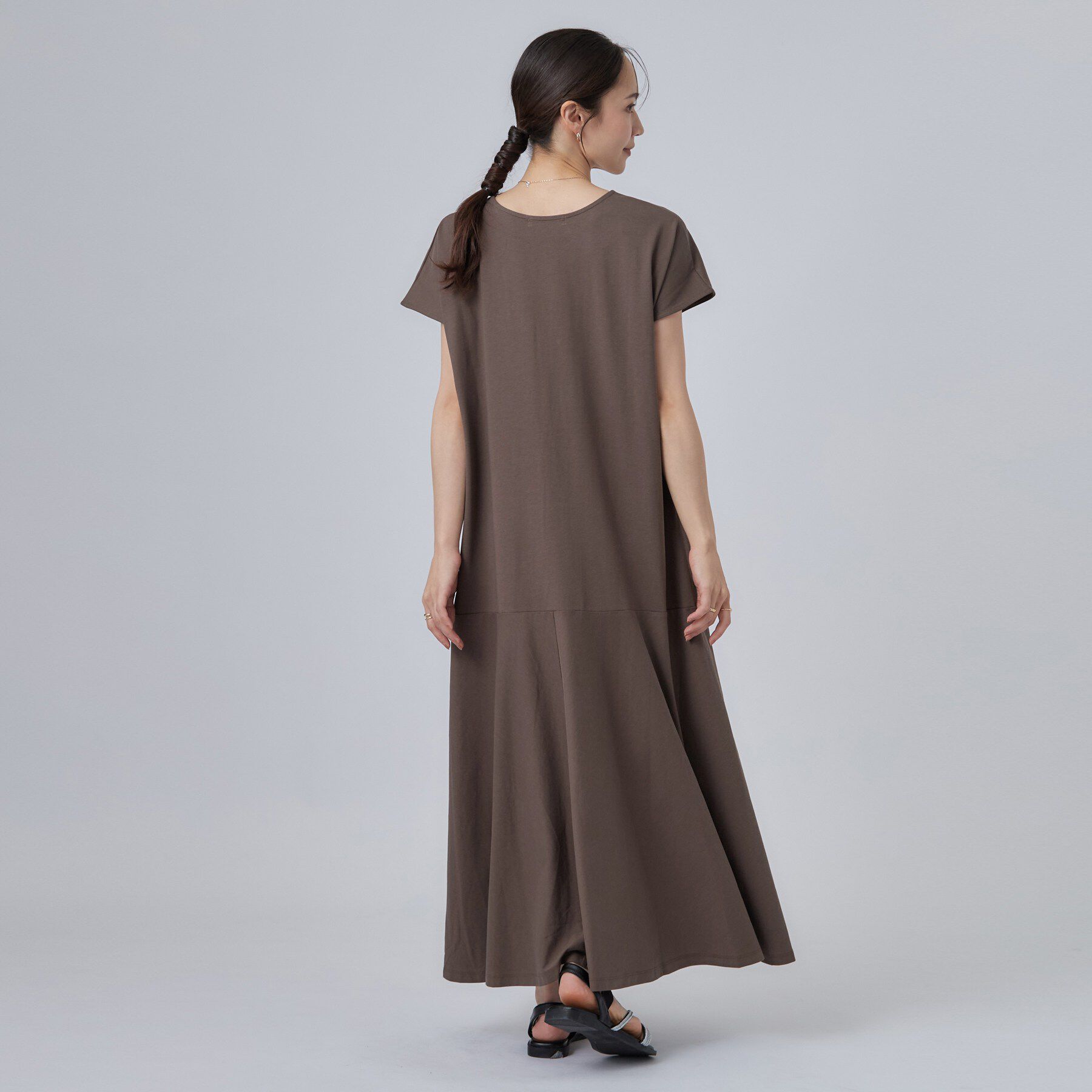 SHOO･LA･RUE「【体型カバー/洗濯機可】涼やかAラインロングワンピース」|ワンピース|