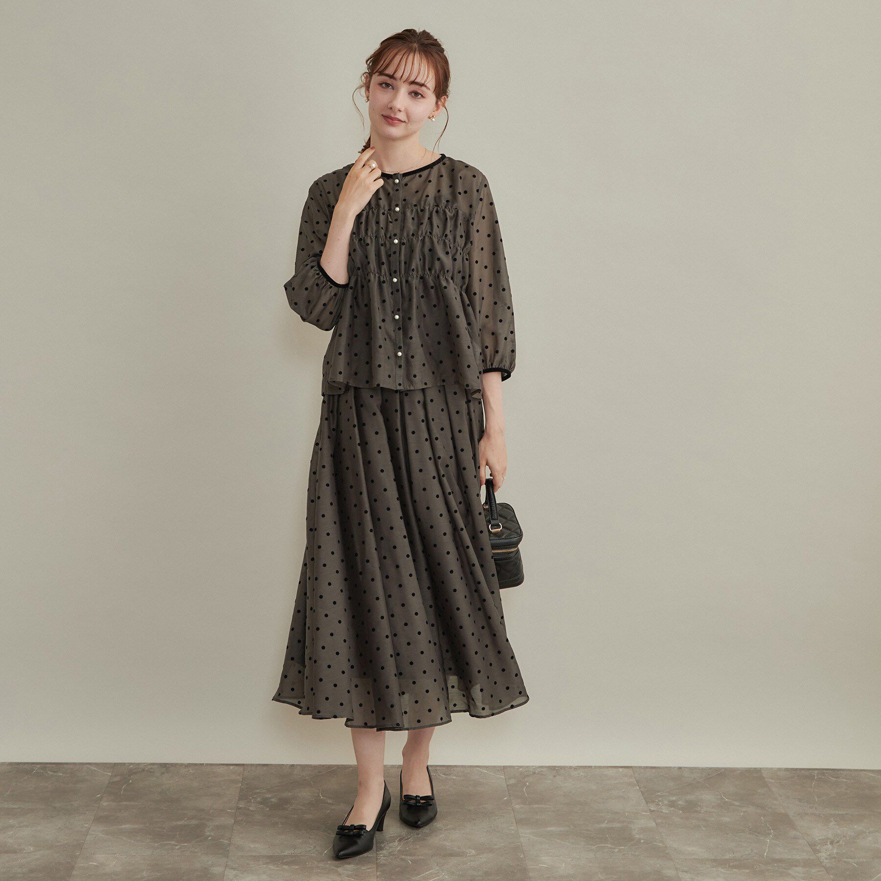 Couture broach「【セットアップ可・着映えて上品】フロッキードットブラウス」|シャツ・ブラウス|