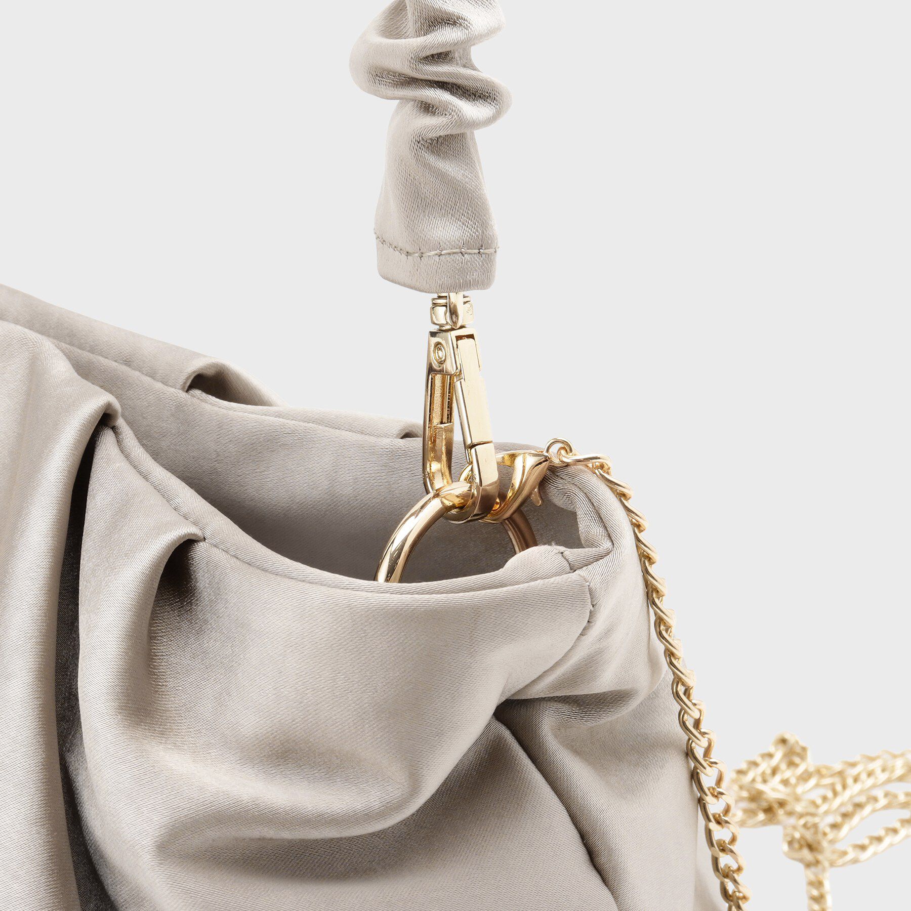 Couture broach「ギャザーハンドルサテンバッグ」|ハンドバッグ|
