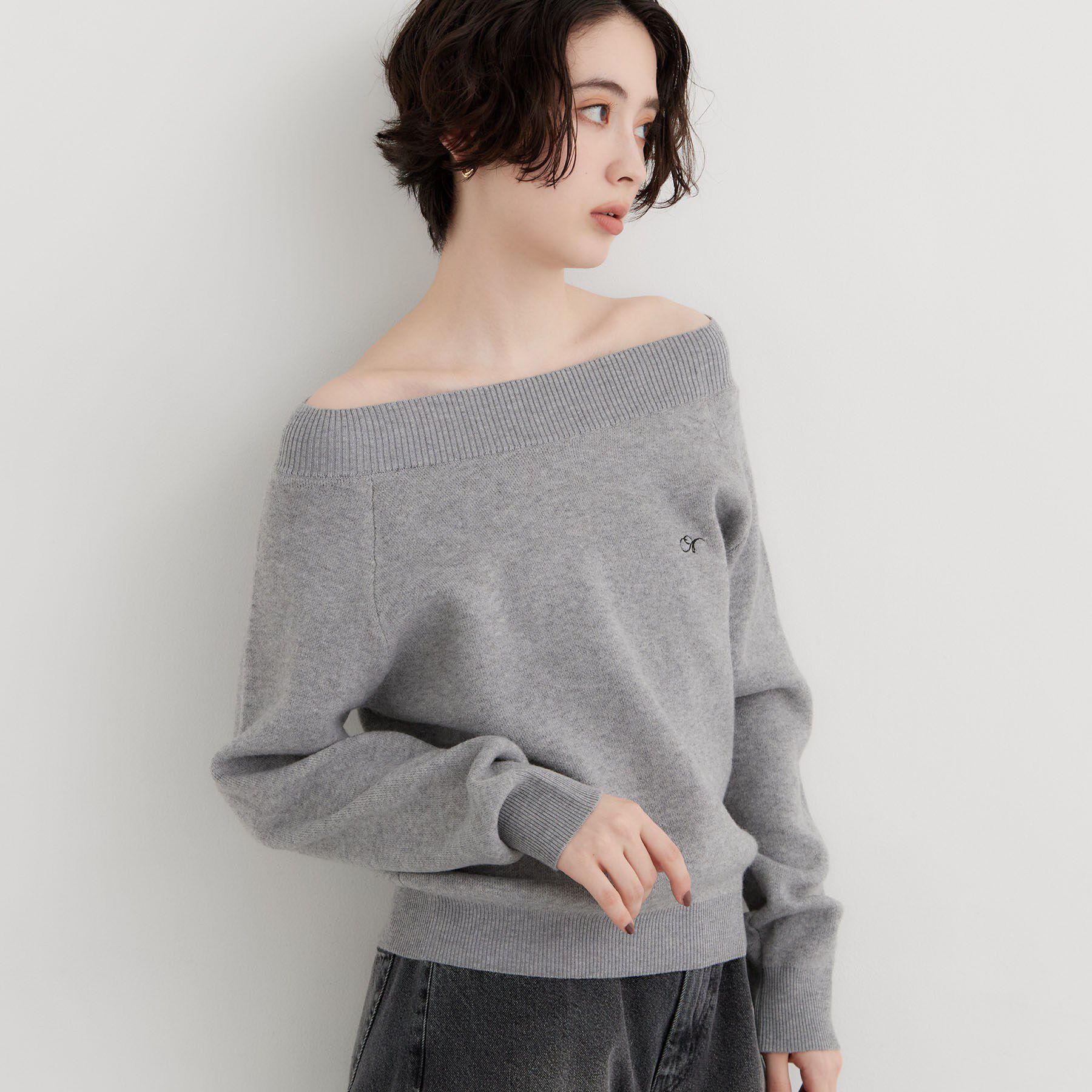 THE SHOP TK「オフショルワンポイント刺繍ニット」|ニット・セーター|