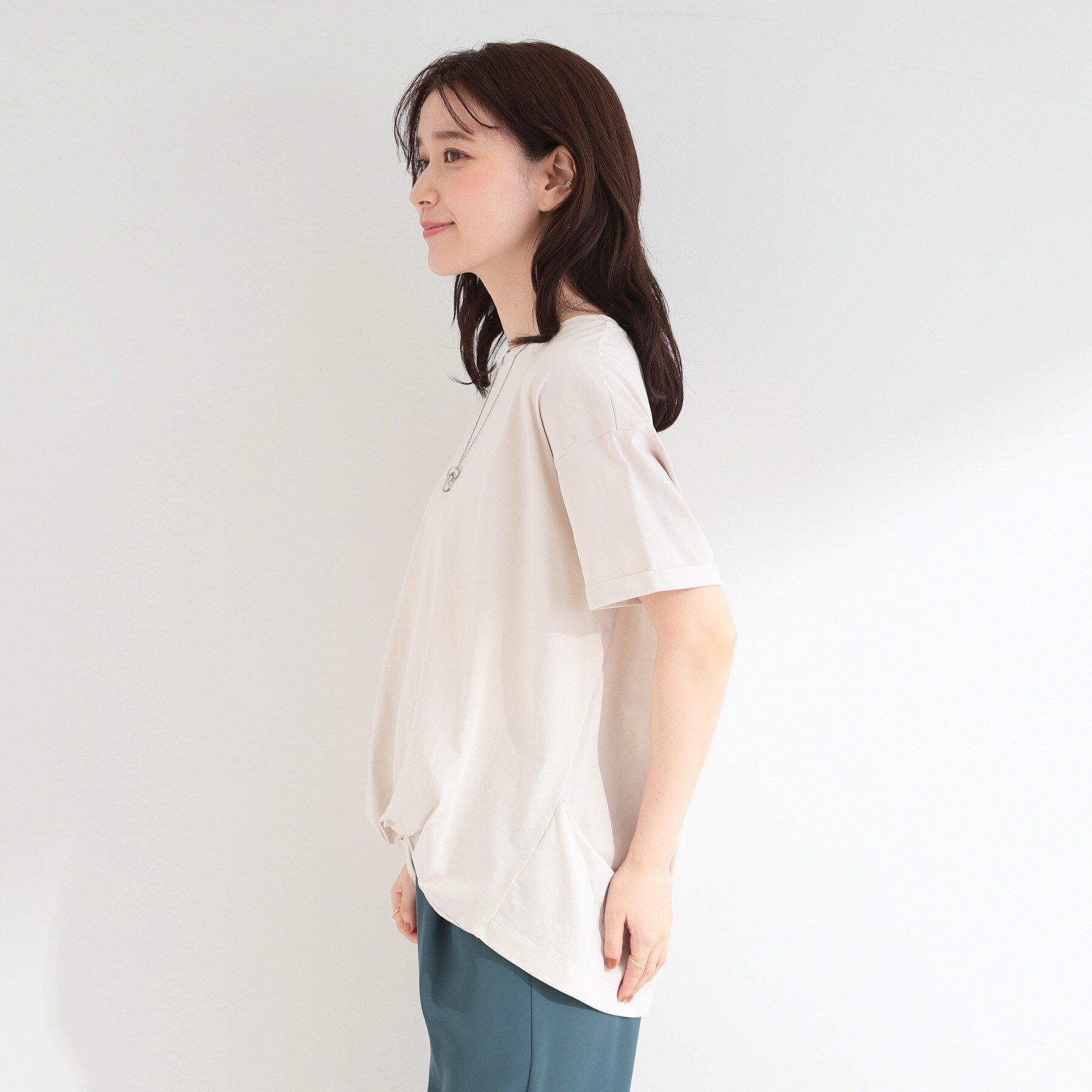 SHOO･LA･RUE「【体型カバー/S-LL/洗濯機可】インせず決まる フロントタックデザインTシャツ」|Tシャツ・カットソー|
