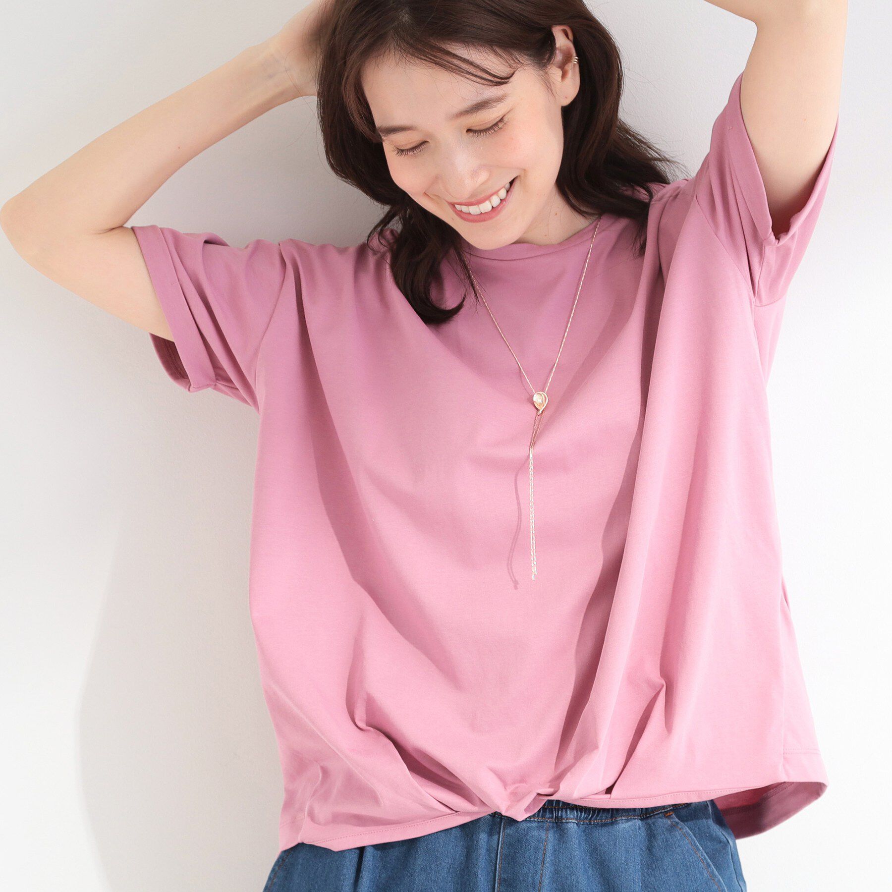 SHOO･LA･RUE「【体型カバー/S-LL/洗濯機可】インせず決まる フロントタックデザインTシャツ」|Tシャツ・カットソー|ピンク(072)