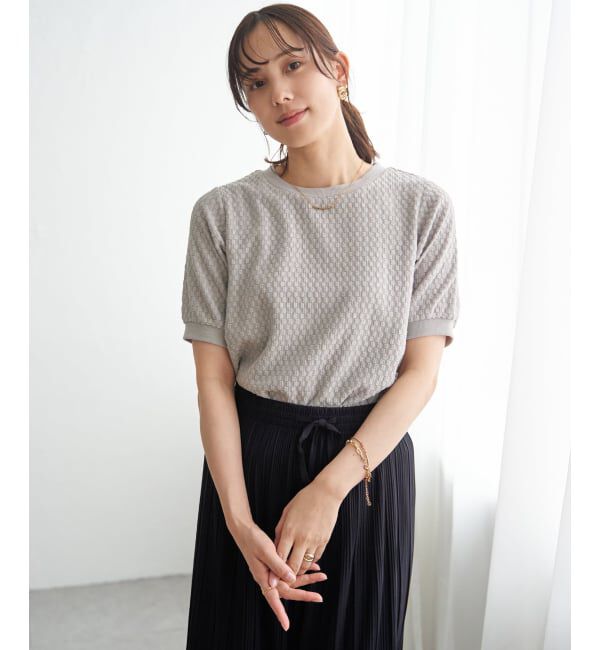 ikka「【雑誌InRed6月号掲載】幾何学柄ジャカード半袖プルオーバー 【親子コーデ】」|Tシャツ・カットソー|グレージュ