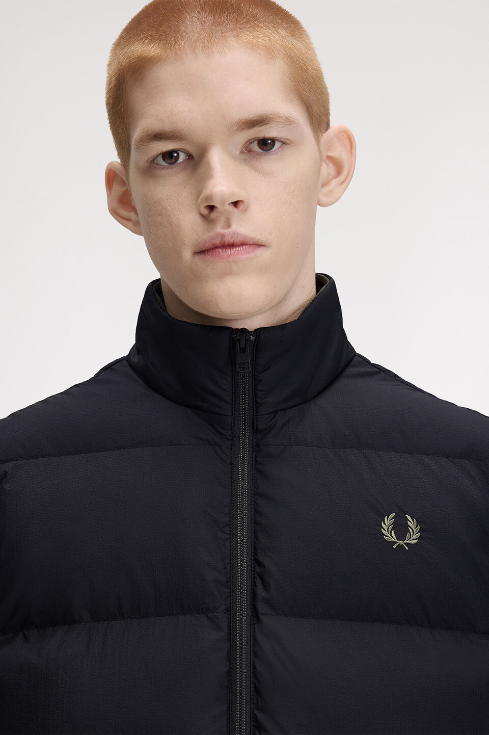 FRED PERRY 「FRED PERRY／Insulated Gilet／ワンポイントロゴ インサレート 中綿ベスト」|ダウンベスト・ベスト|