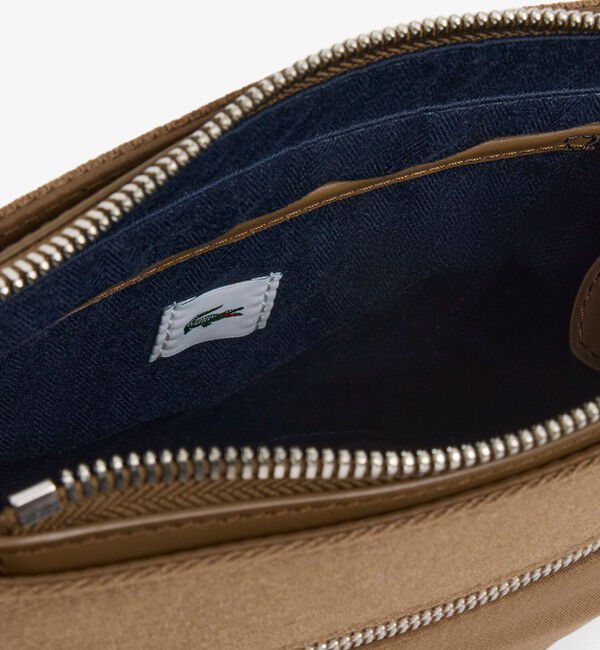 LACOSTE「リンオン バーティカルショルダーバッグ」|ショルダー・メッセンジャー|