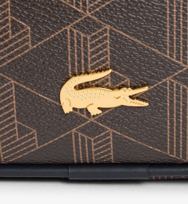 LACOSTE「ザ ブレンド シーズナル モノグラム横型ショルダーバッグ」|ショルダー・メッセンジャー|