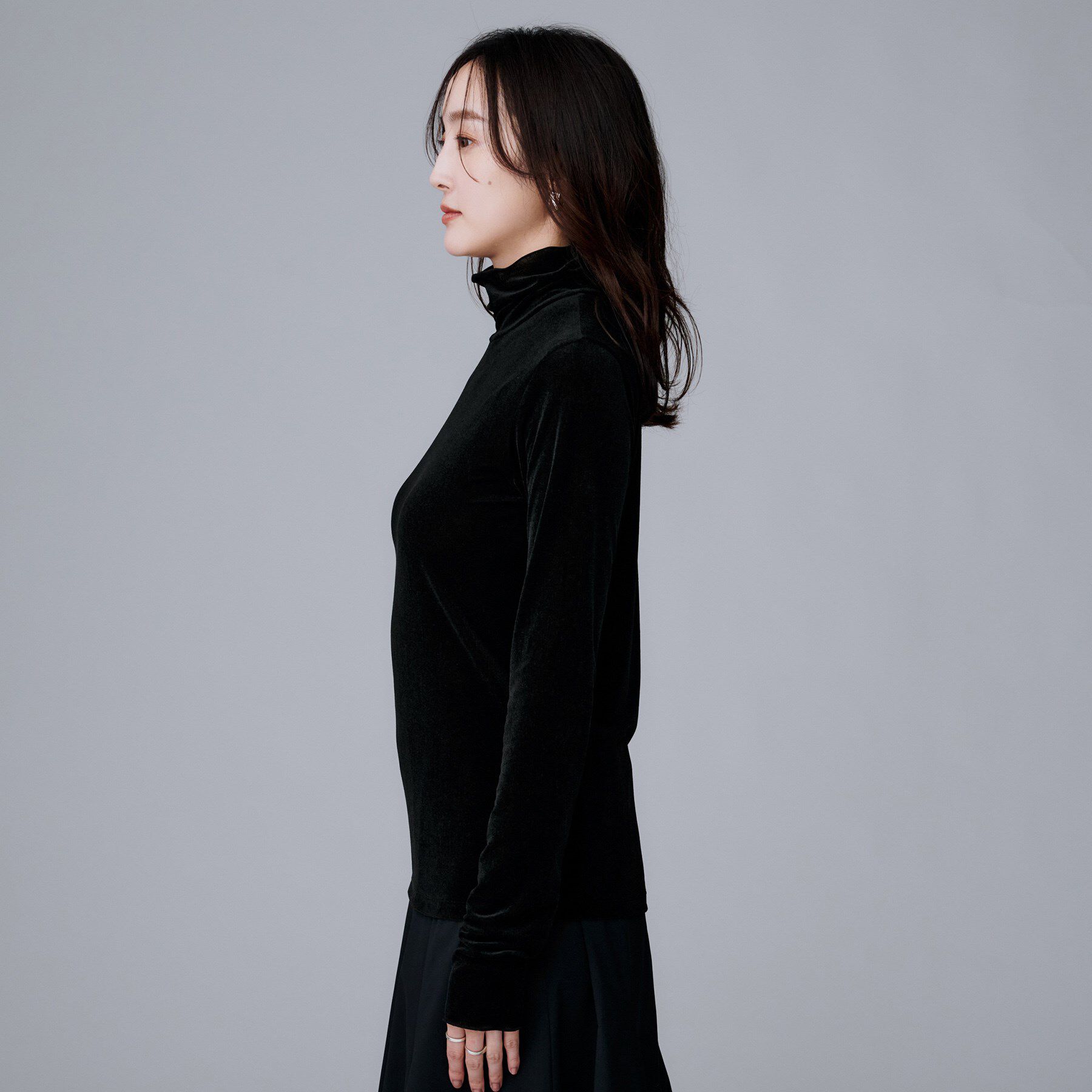 UNTITLED「【ハイネック/レイヤード/重ね着におすすめ】トリコットベロア シアーインナー」|Tシャツ・カットソー|
