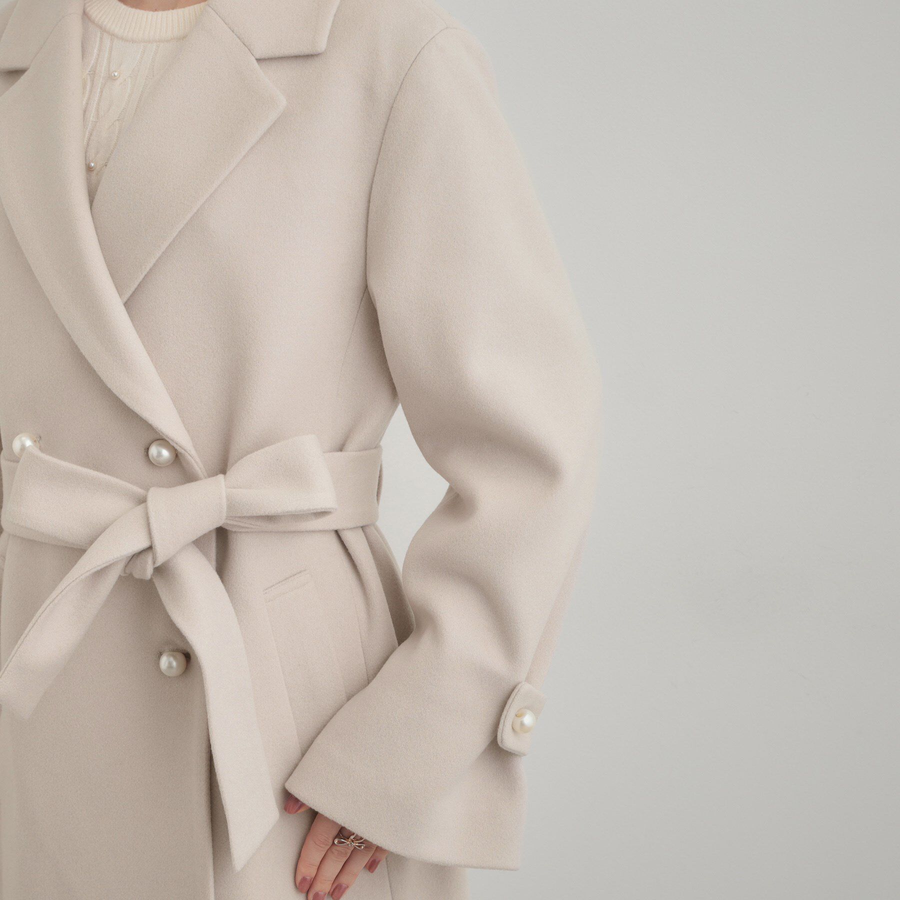 Couture broach「【大人上品・ベルト付き】パール調釦チェスターコート」|チェスターコート|