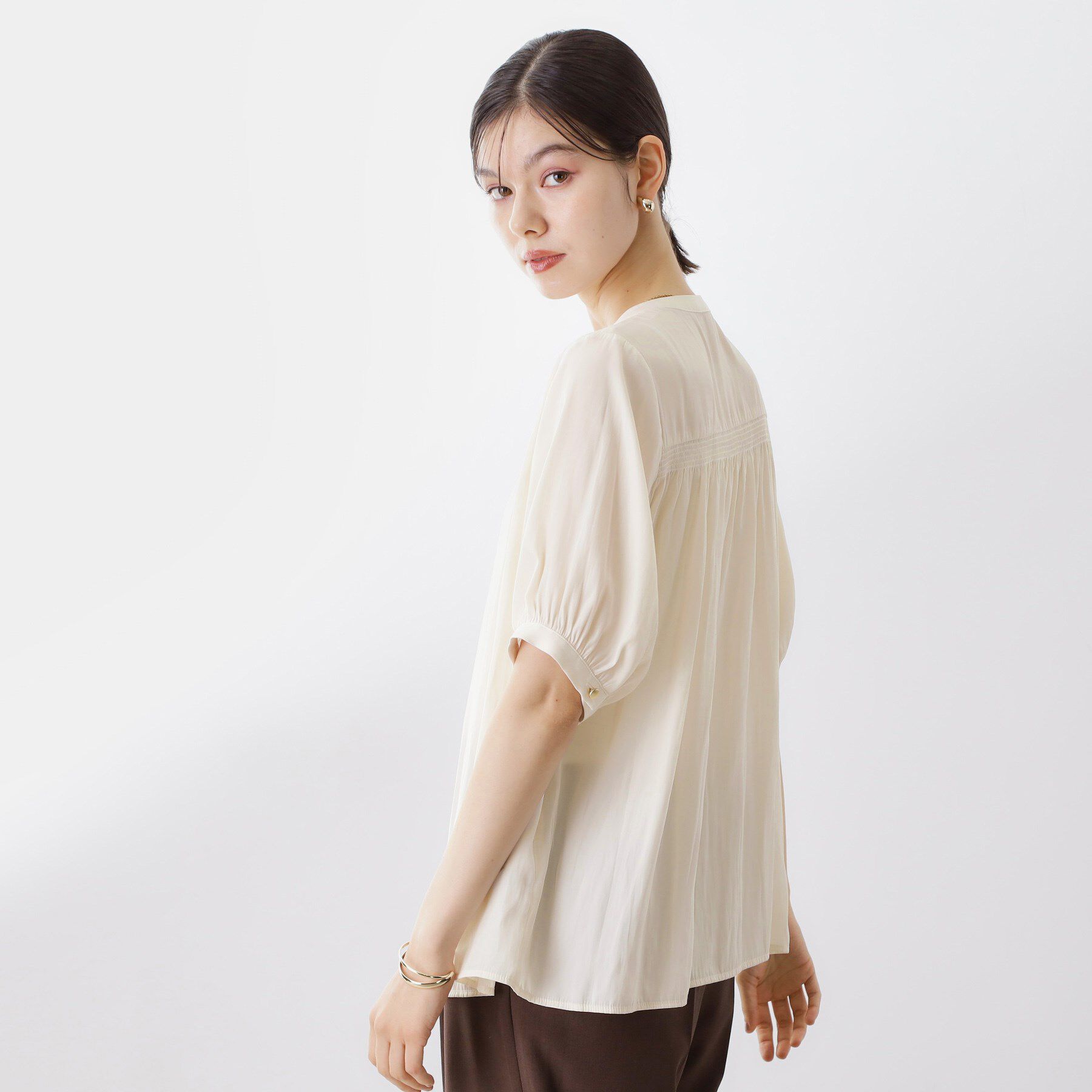 THE SHOP TK「【インしなくも決まる】サテンギャザー5分袖ブラウス」|シャツ・ブラウス|