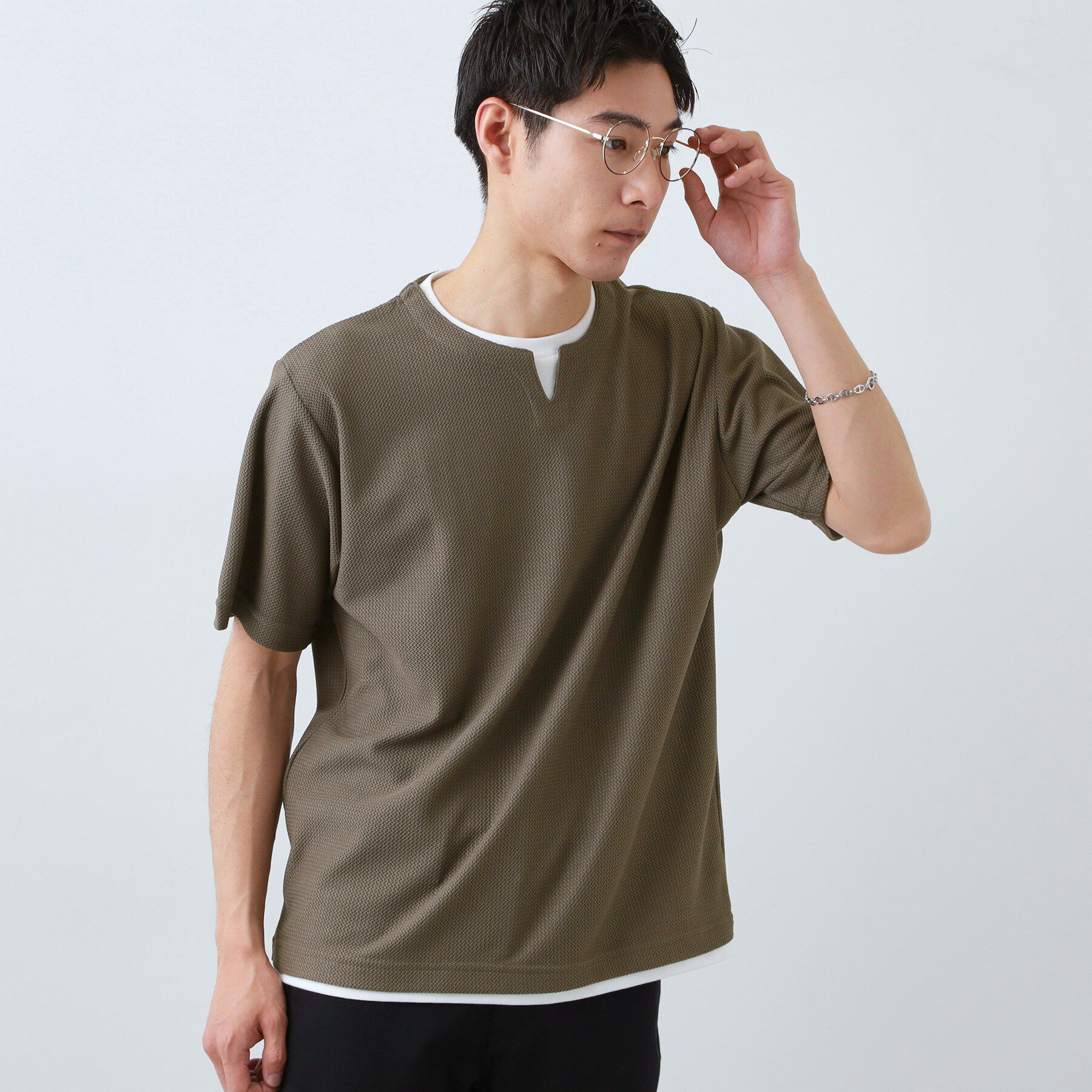 THE SHOP TK「【一枚でコーディネートが完成！】レイヤード風 キーネック 半袖Tシャツ 洗濯機OK」|Tシャツ・カットソー|ブラウン(043)