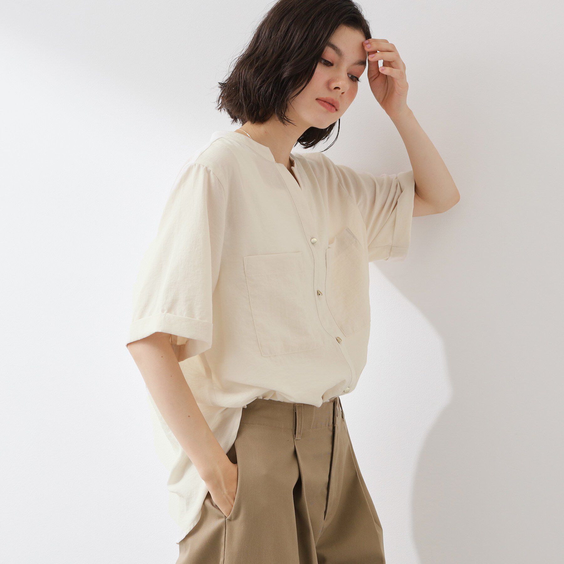 THE SHOP TK「【M-XL/秋始めにちょうどいい】細見え5分袖Wポケットシャツ」|シャツ・ブラウス|