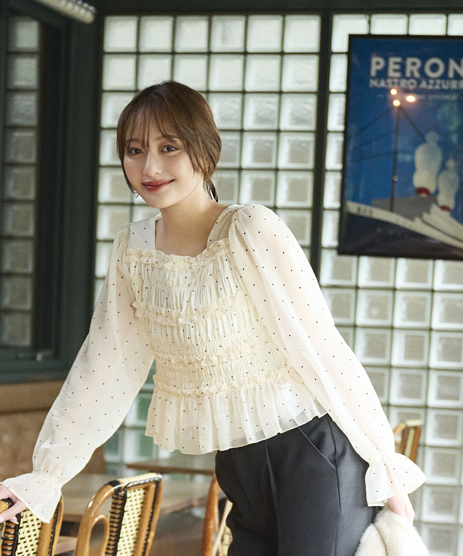 PROPORTION BODY DRESSING「＜a/mie＞シャーリングフリルキャンディースリーブブラウス」|シャツ・ブラウス|エクリュ&times;ド  1