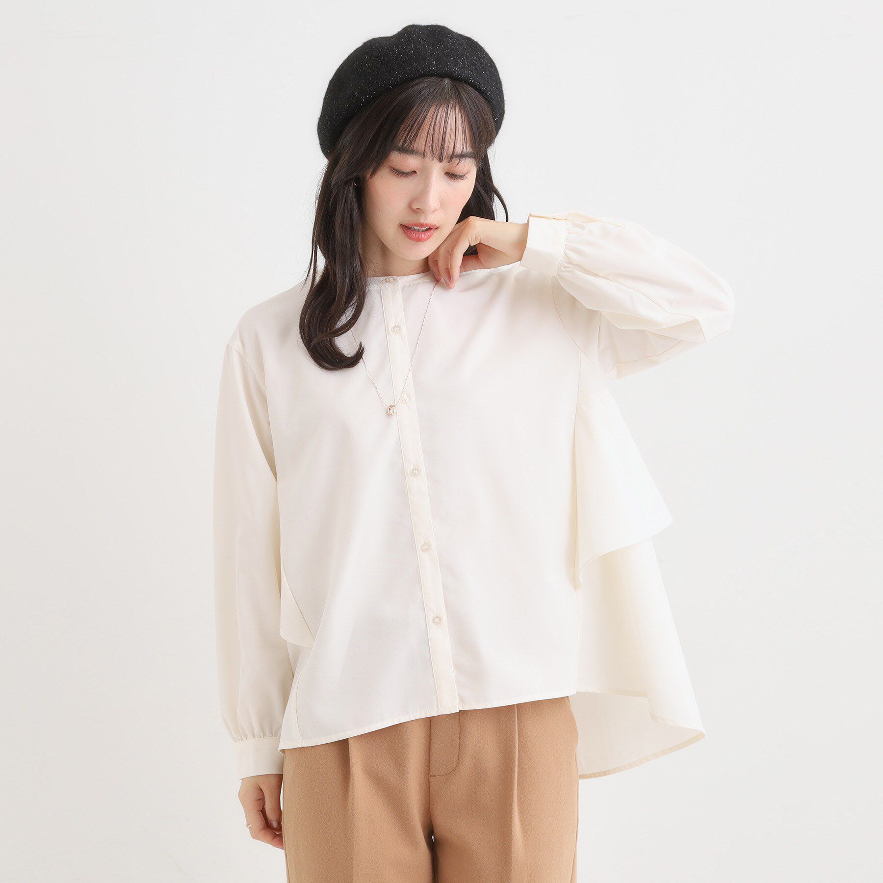 SHOO･LA･RUE「【洗濯機可/S-LL】後ろ姿も抜かりなく バックフリルシャツ」|シャツ・ブラウス|