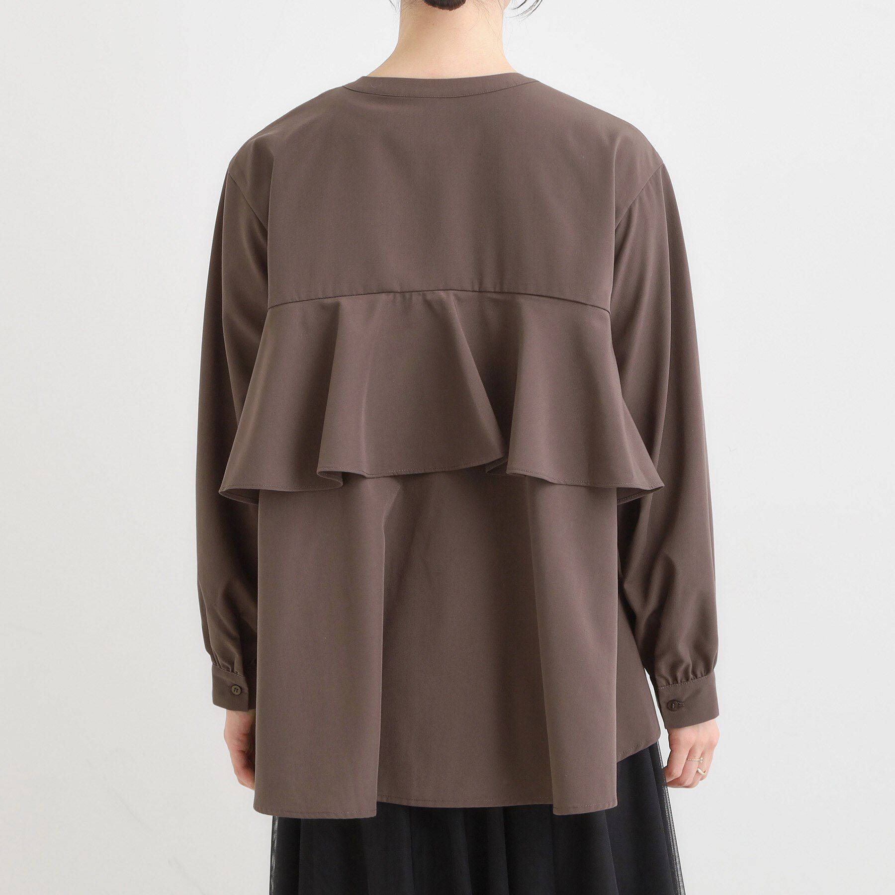 SHOO･LA･RUE「【洗濯機可/S-LL】後ろ姿も抜かりなく バックフリルシャツ」|シャツ・ブラウス|
