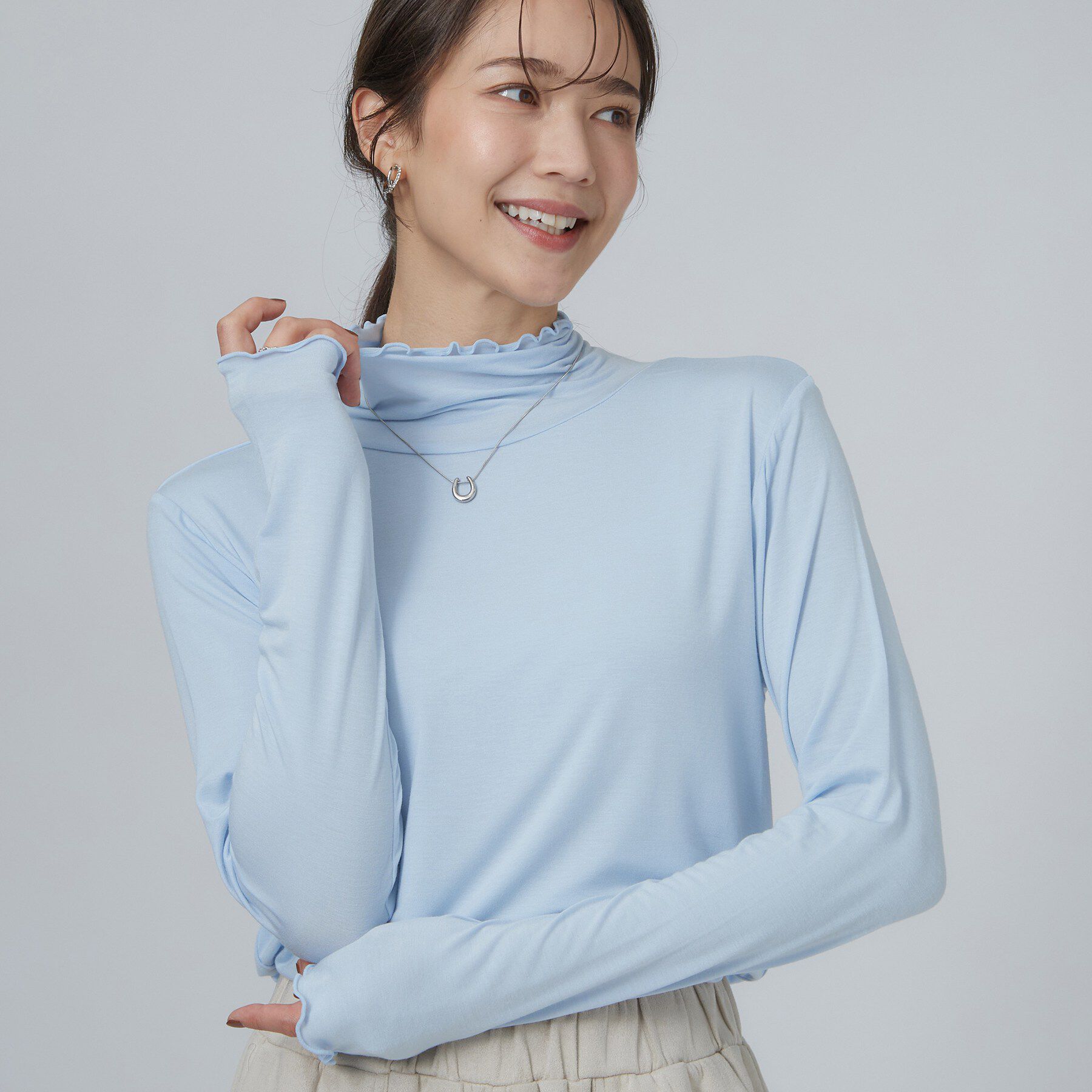 SHOO･LA･RUE「カシミアタッチ吸湿発熱ハイネックインナー」|Tシャツ・カットソー|サックスブルー(09