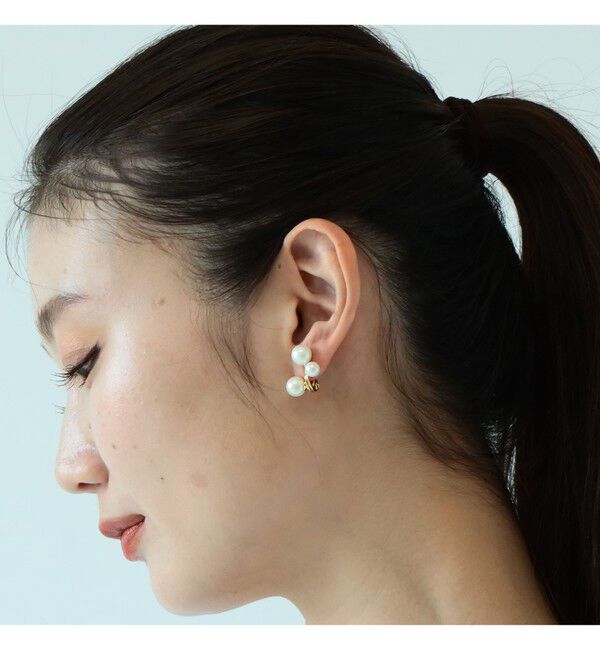 BEAMS SELECTION for WOMEN「jour couture / chubby 3パール イヤリング」|イヤリング|