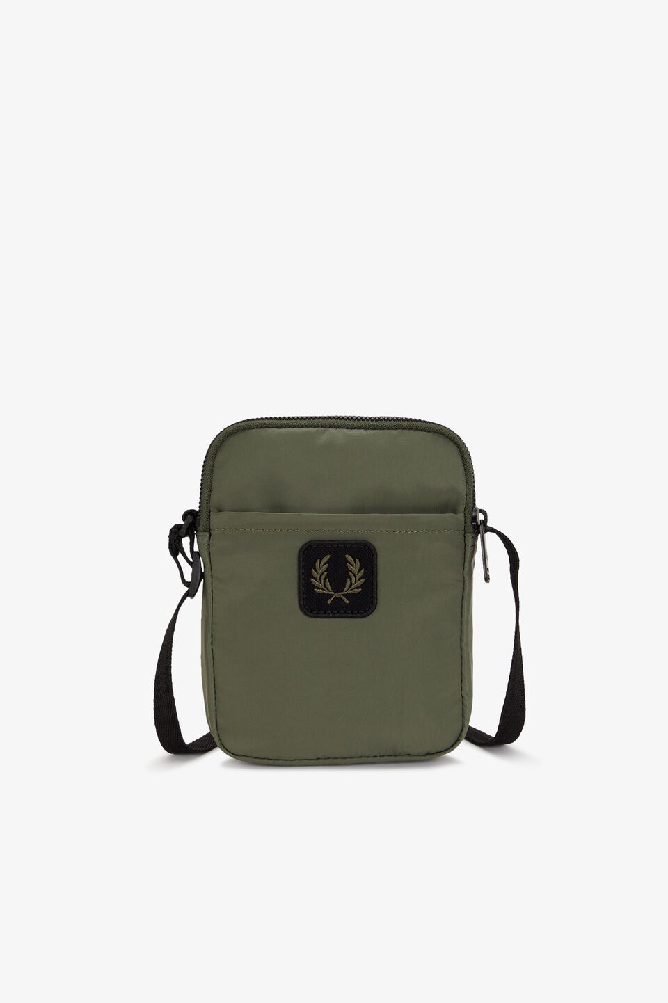 FRED PERRY 「FRED PERRY／CRINKLE NLYON SMALL SIDE／クリンクル ナイロン スモールサイド ショルダーバッグ」|ショルダー・メッセンジャー|