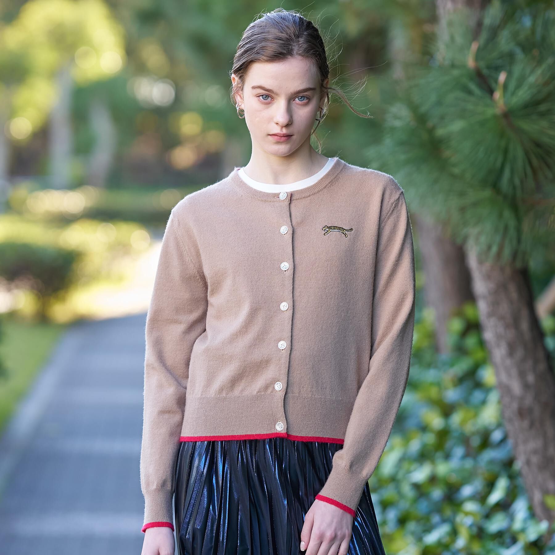 DRESSTERIOR「◆【CLASSY．12月号掲載】タイガーエンブロイダリークルーネックカーディガン」|カーディガン|ベージュ(052)