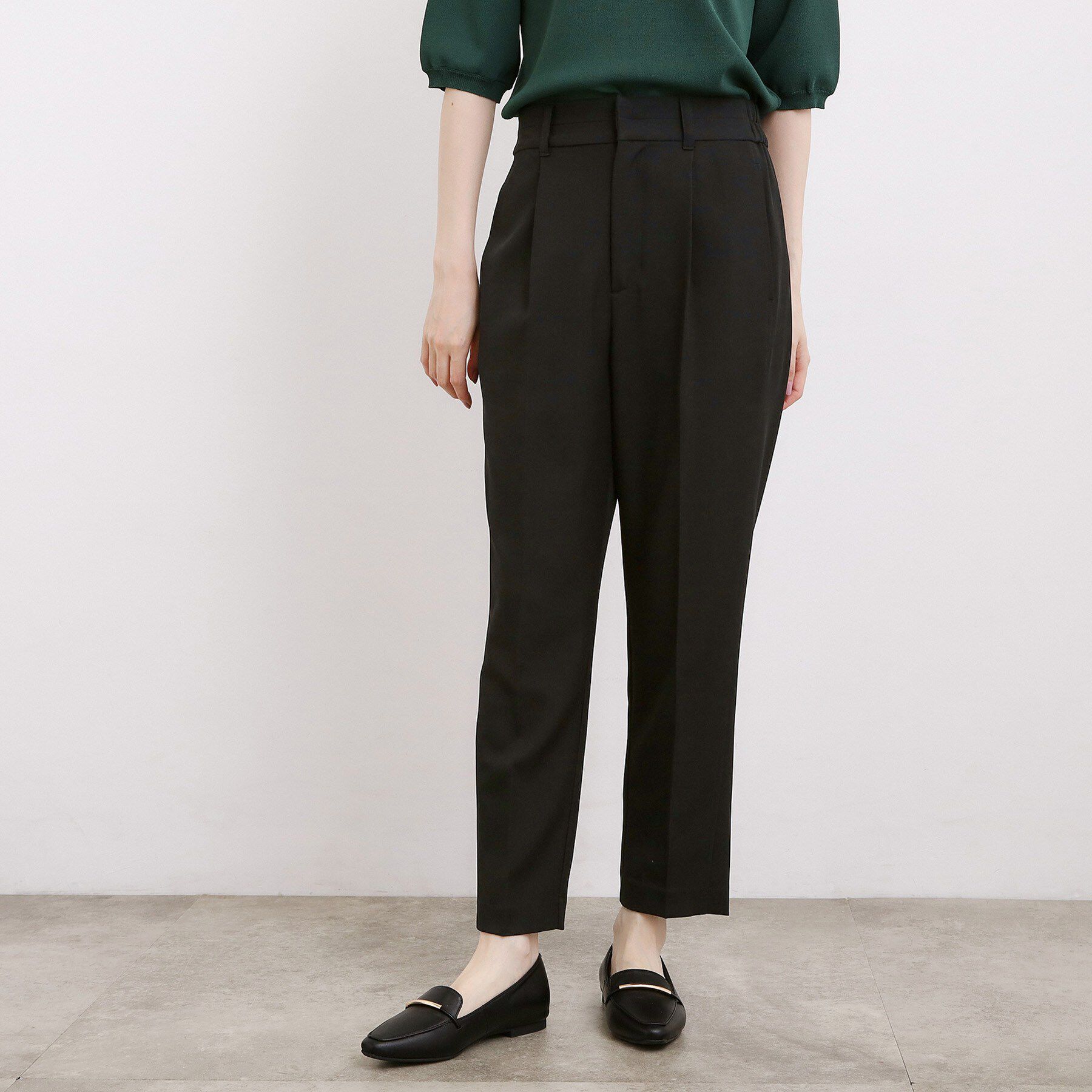 grove「【防しわ/S-3L】美しいシルエットが続く テーパードパンツ」|その他|