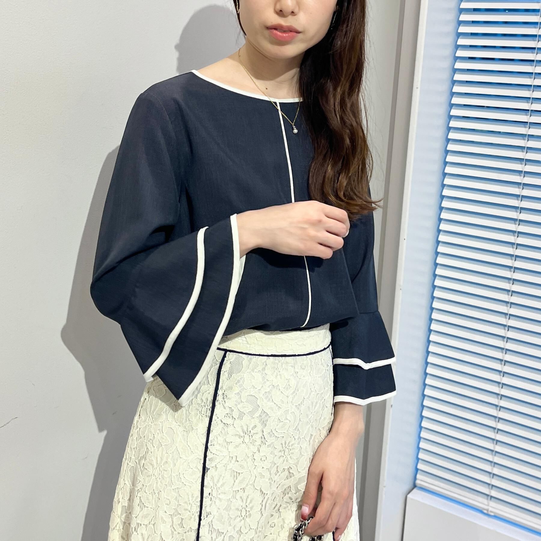 Couture broach「【イージーケア・吸水速乾】配色ラッフルブラウス」|シャツ・ブラウス|
