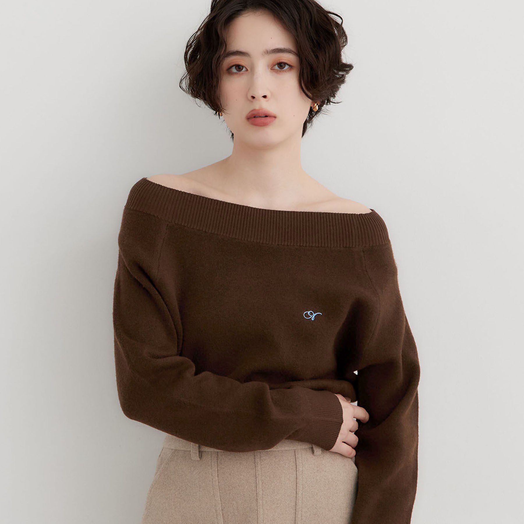 THE SHOP TK「オフショルワンポイント刺繍ニット」|ニット・セーター|