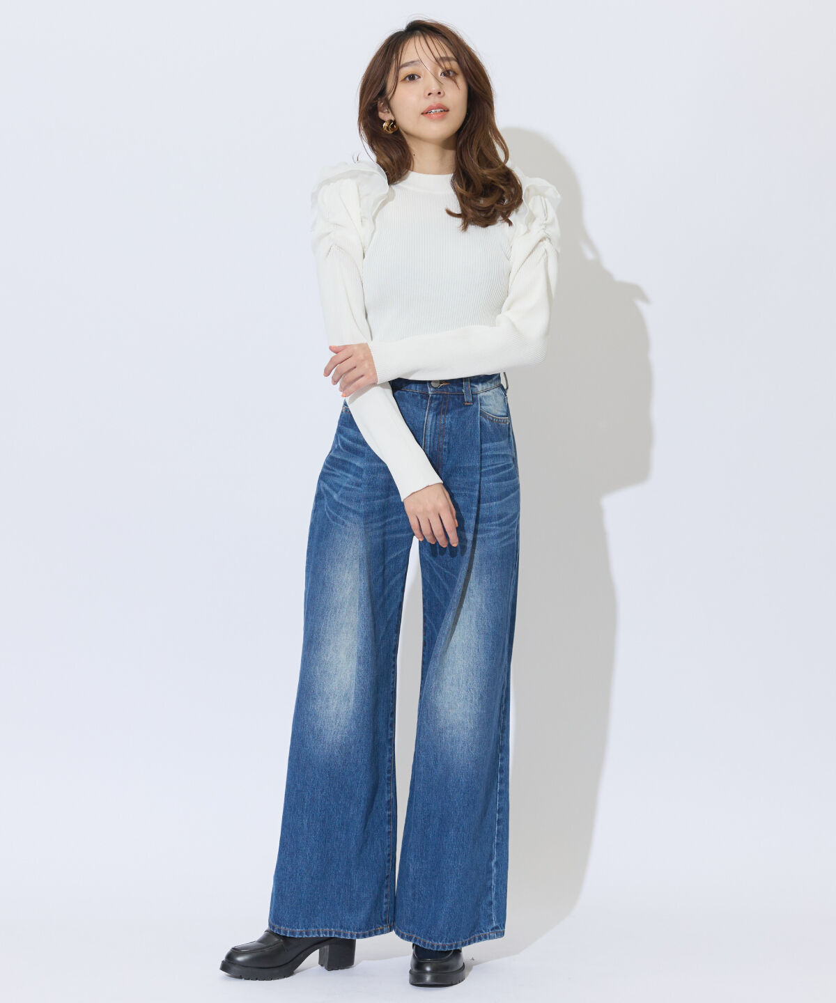 アンドクチュール「タックワイドデニムパンツ」|デニム|