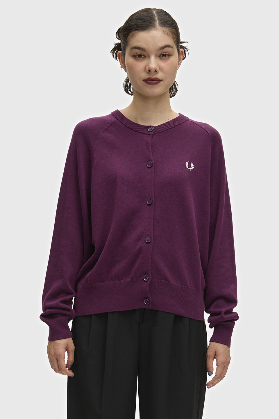 FRED PERRY 「FRED PERRY／Crew Neck Cardigan／ロゴクルーネックカーディガン」|カーディガン|