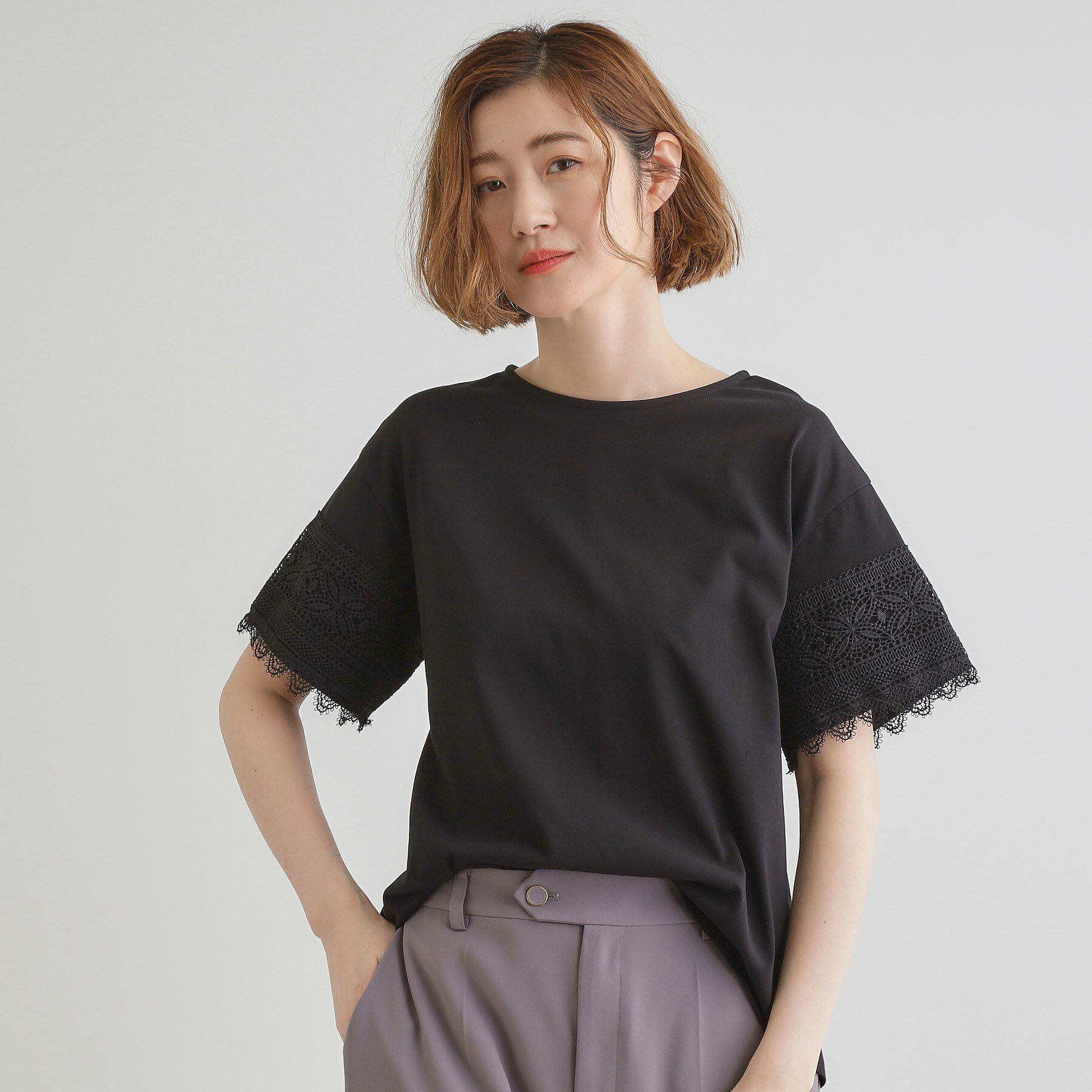 grove「【洗える/二の腕カバー】上品なレースで叶える、きちんと見えの夏Tシャツ」|Tシャツ・カットソー|ブラック(019)