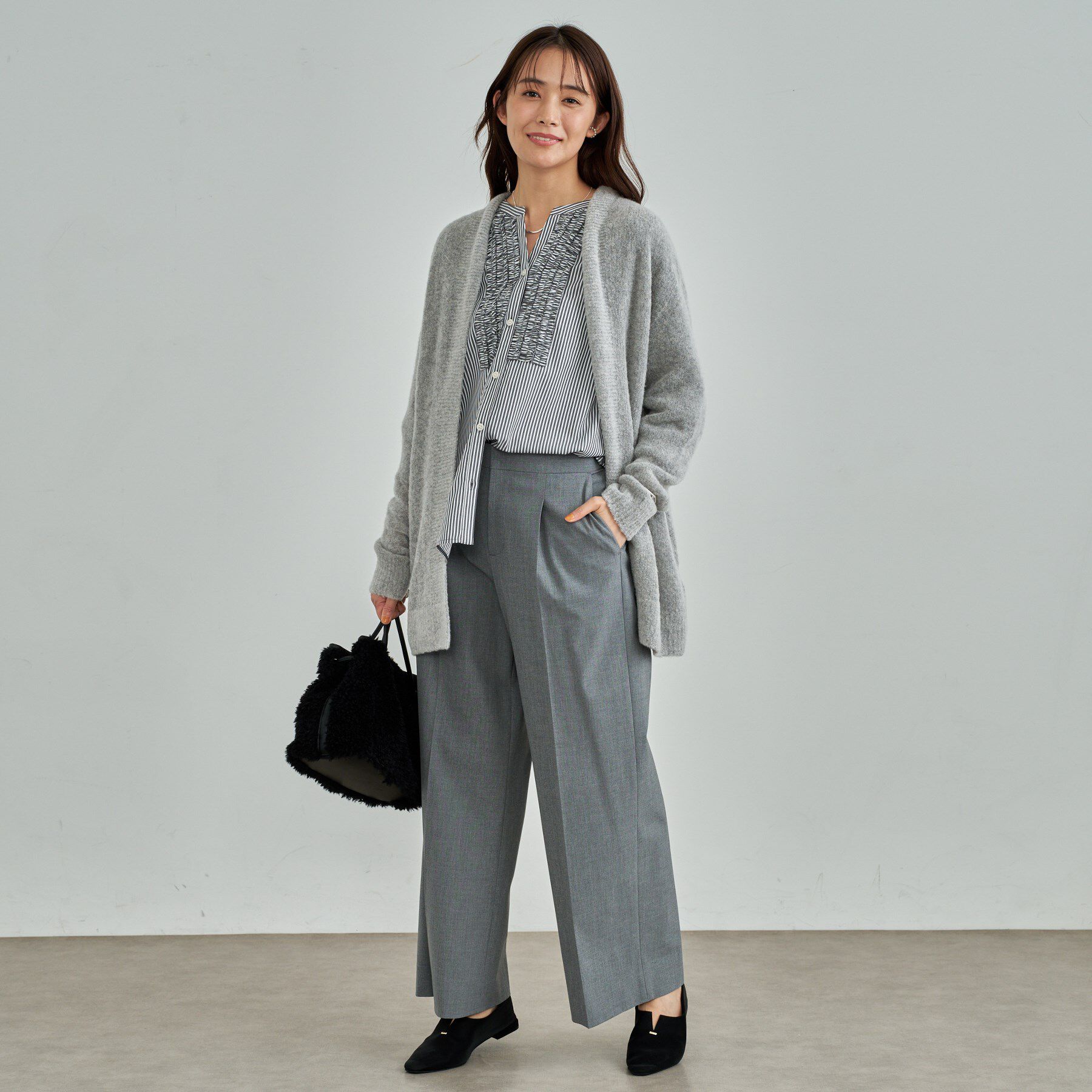 INDIVI「【洗える】胸元タックフリル長袖ブラウス」|シャツ・ブラウス|