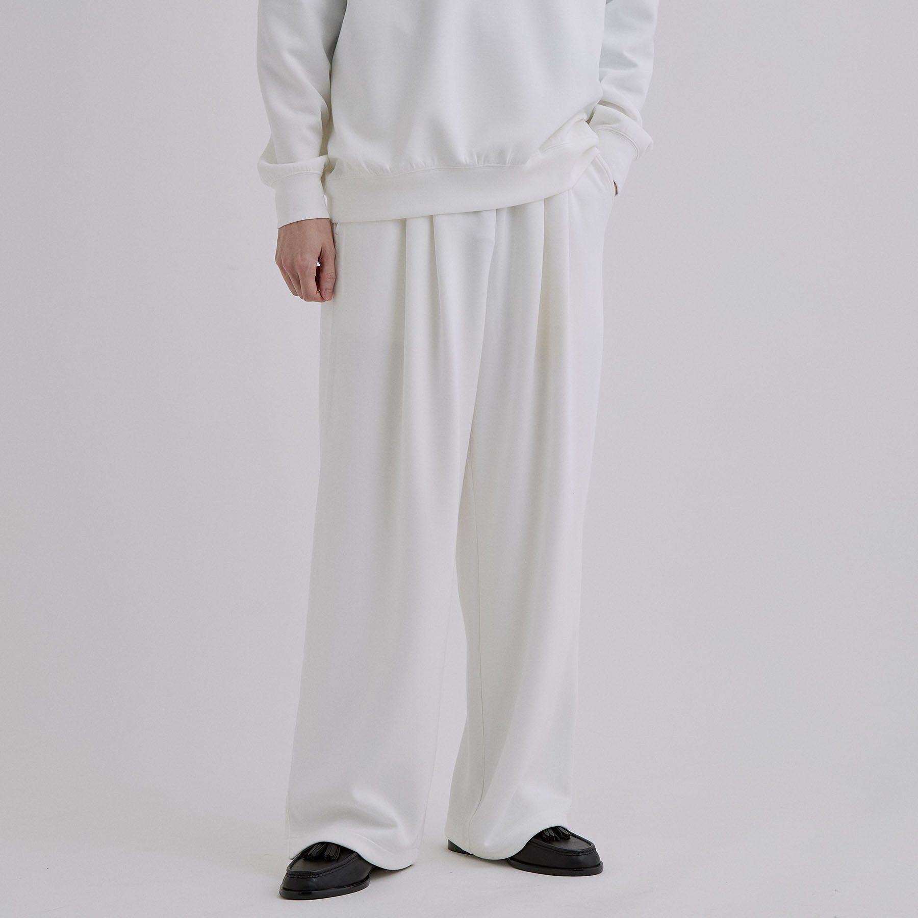 tk.TAKEO KIKUCHI「【TOROMIシリーズ】シルキータッチスウェットパンツ」|その他|オフホワイト(003