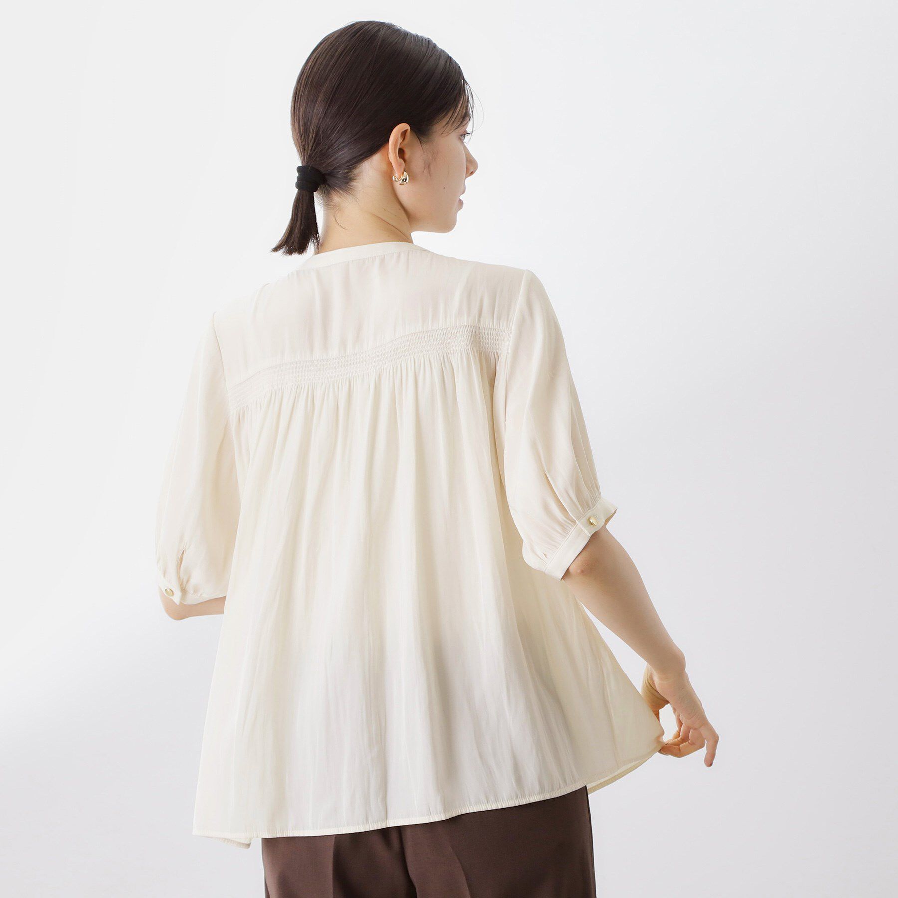 THE SHOP TK「【インしなくも決まる】サテンギャザー5分袖ブラウス」|シャツ・ブラウス|