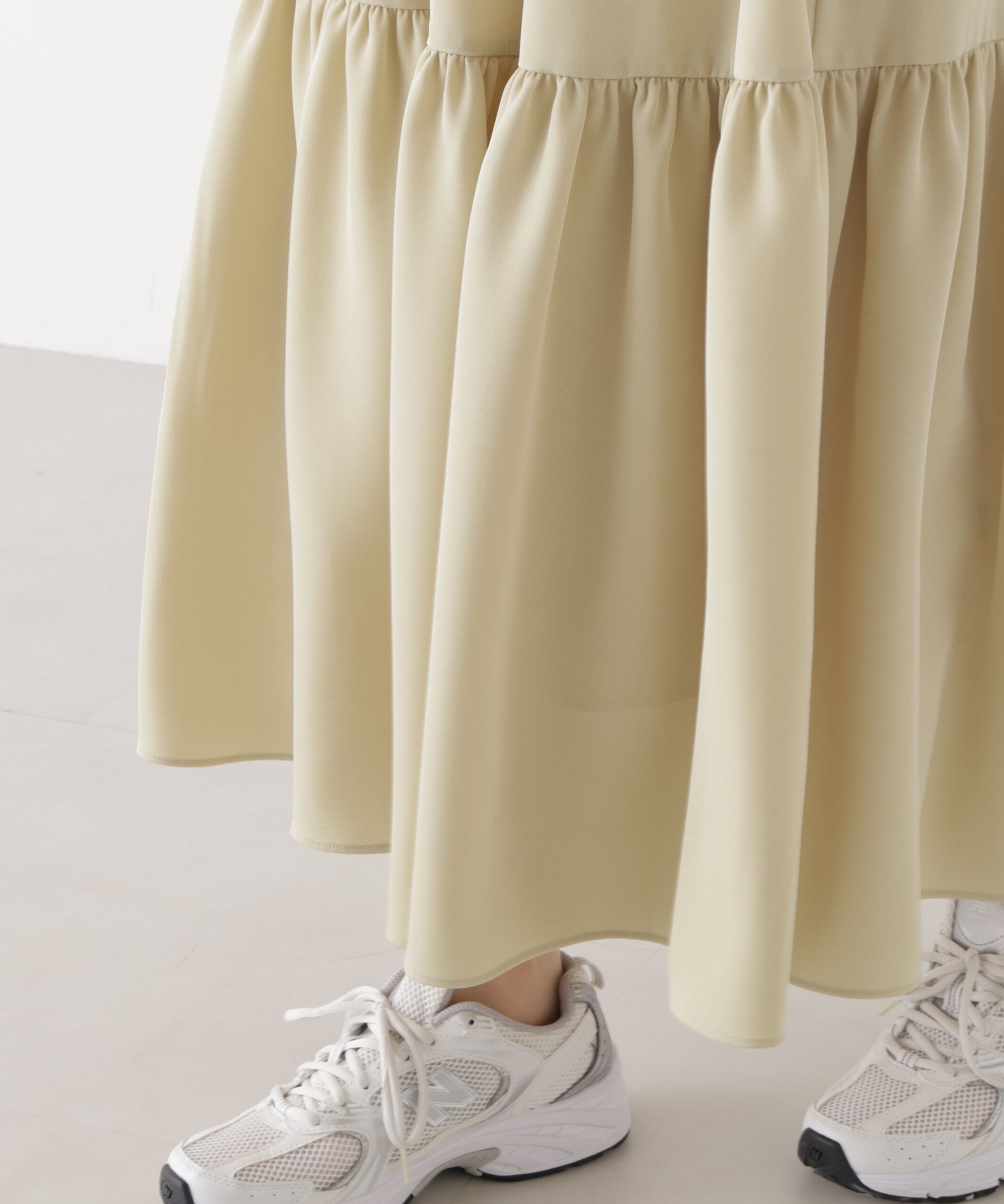 PROPORTION BODY DRESSING「ニュアンスサテンティアードスカート　26SS」|スカート|