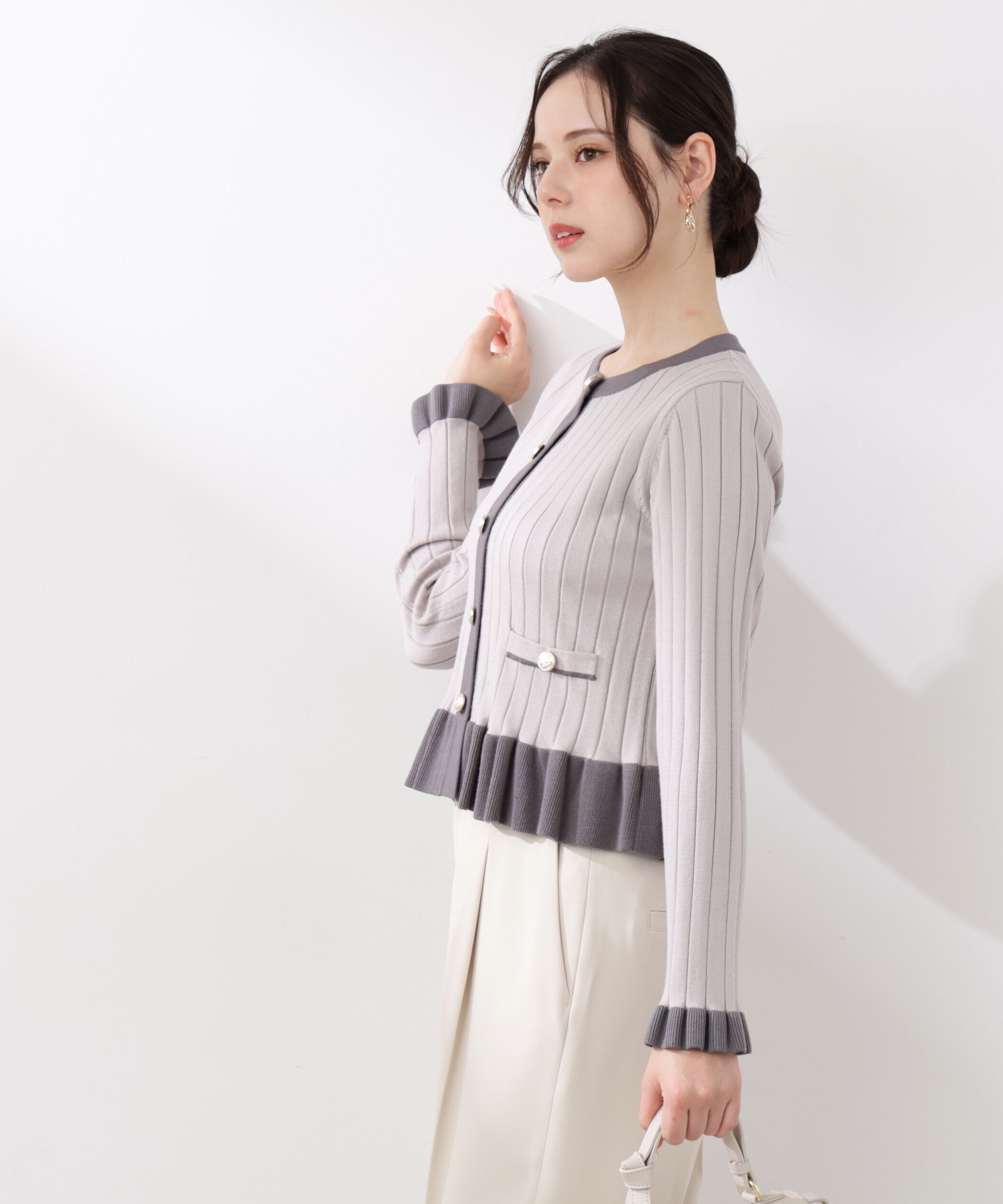 PROPORTION BODY DRESSING「ボタン付きペプラムニット26SS」|ニット・セーター|