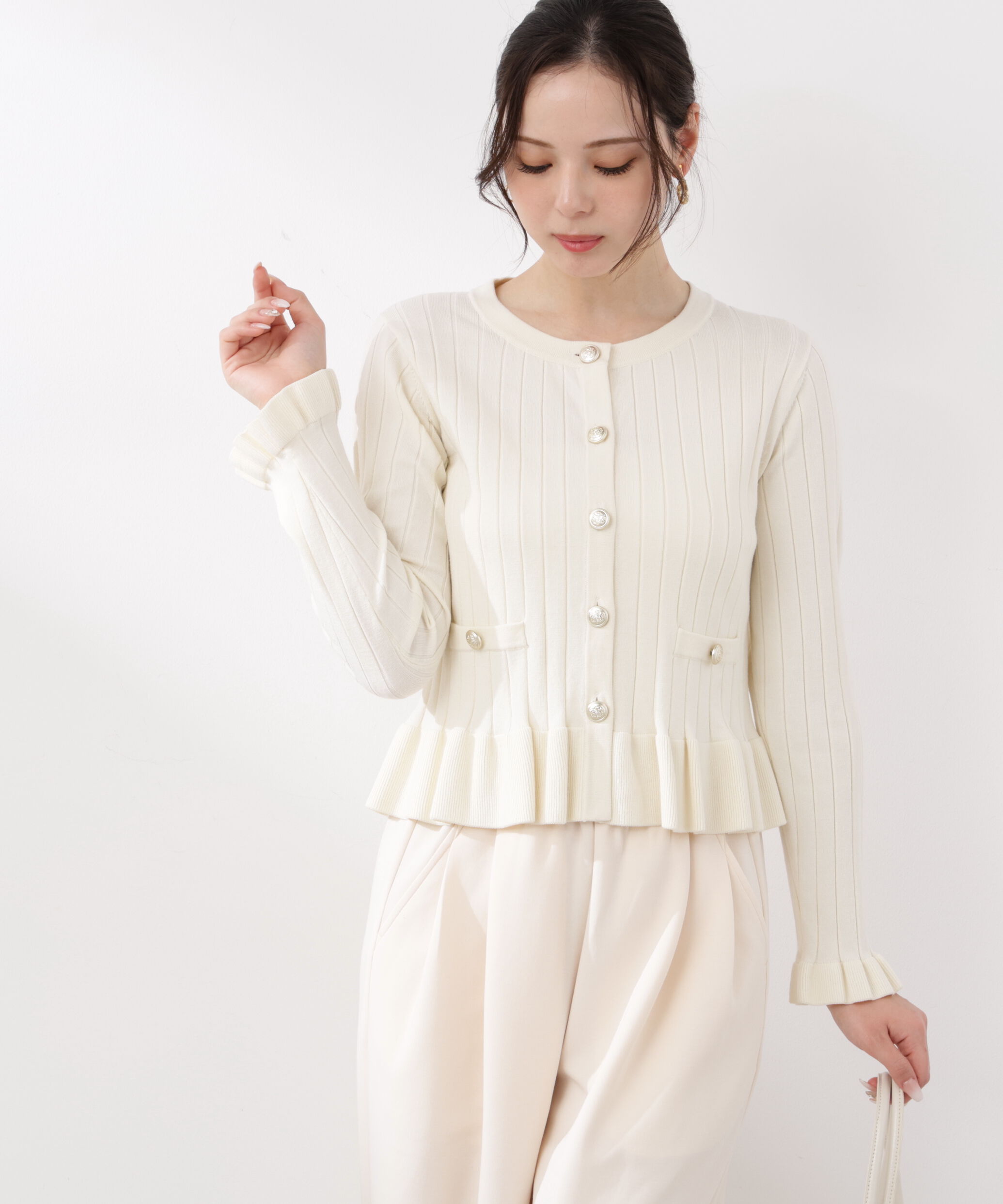 PROPORTION BODY DRESSING「ボタン付きペプラムニット26SS」|ニット・セーター|