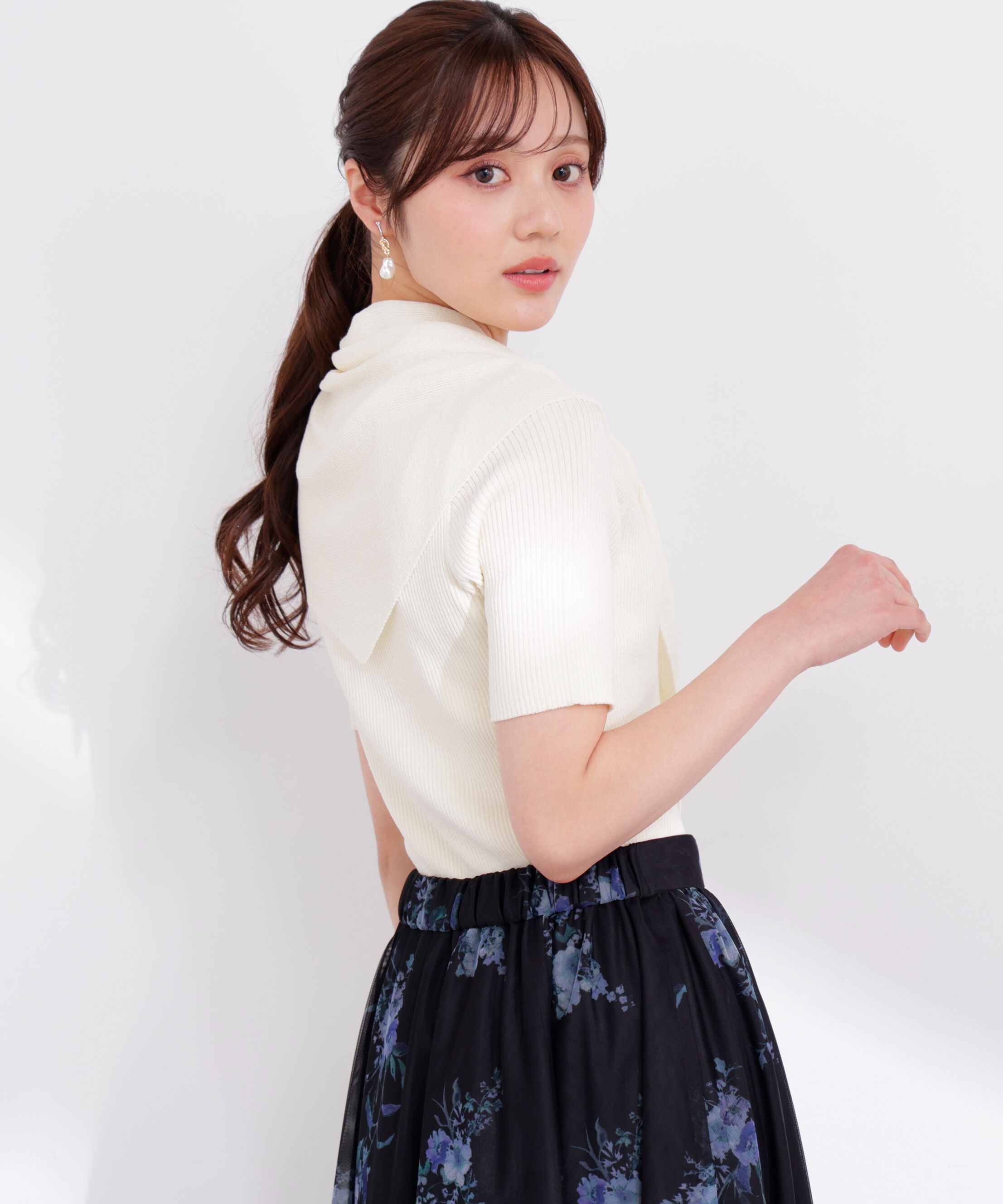 PROPORTION BODY DRESSING「トライアングルスカーフ付きニット 26SS」|ニット・セーター|