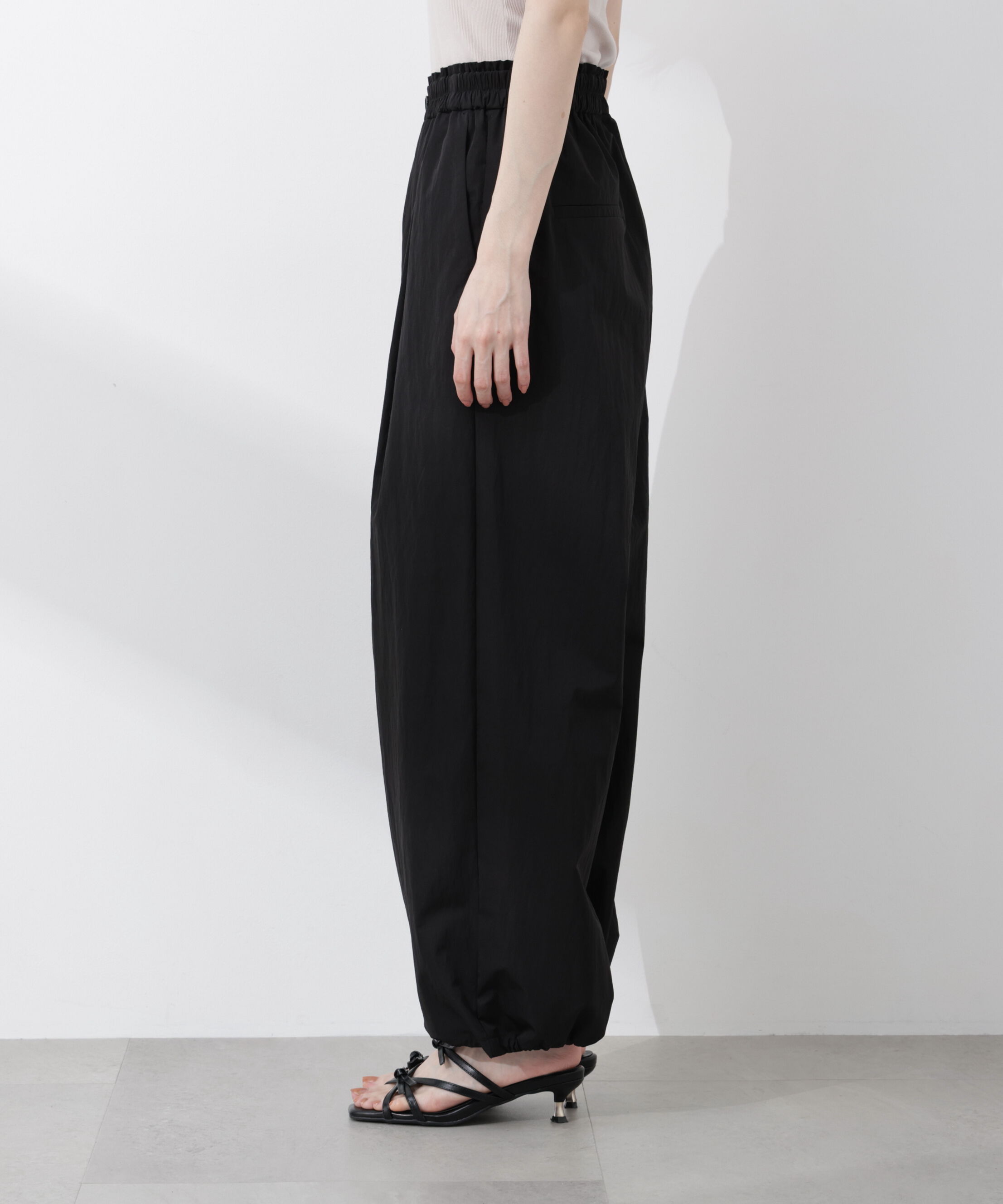 PROPORTION BODY DRESSING「〈a/mie〉ナイロンタックパンツ 26SS」|その他|