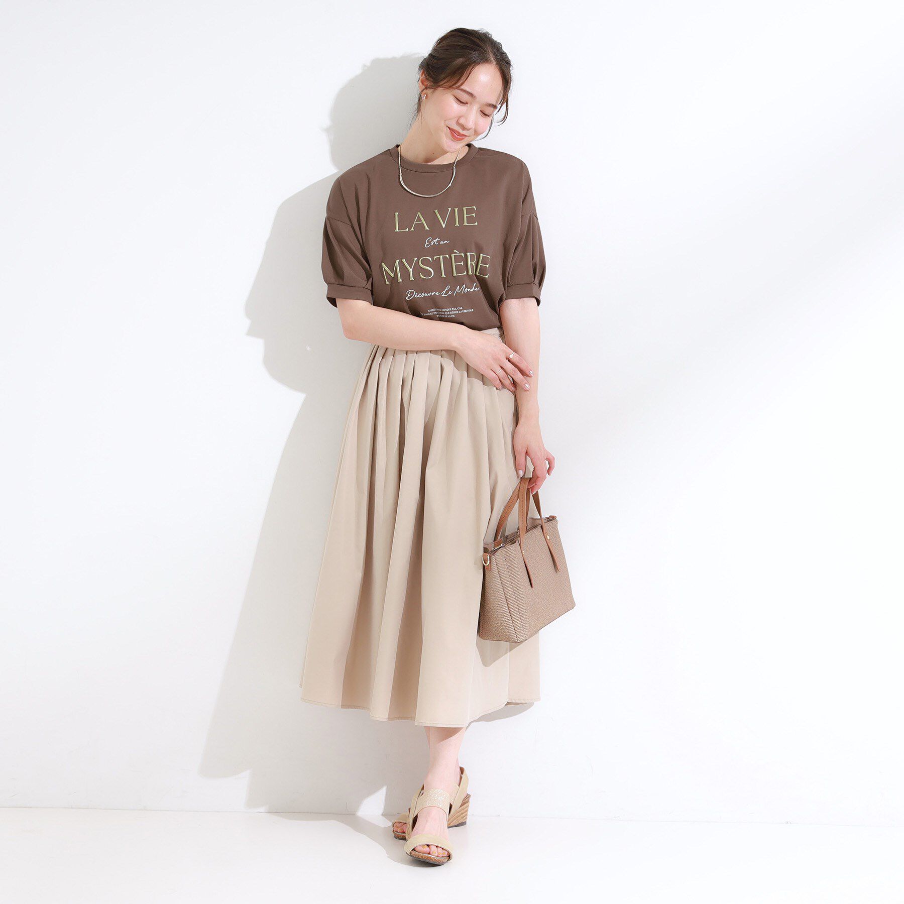 SHOO･LA･RUE「【S-LL/ひんやり/UV】ぷっくりラメプリントロゴTシャツ」|Tシャツ・カットソー|