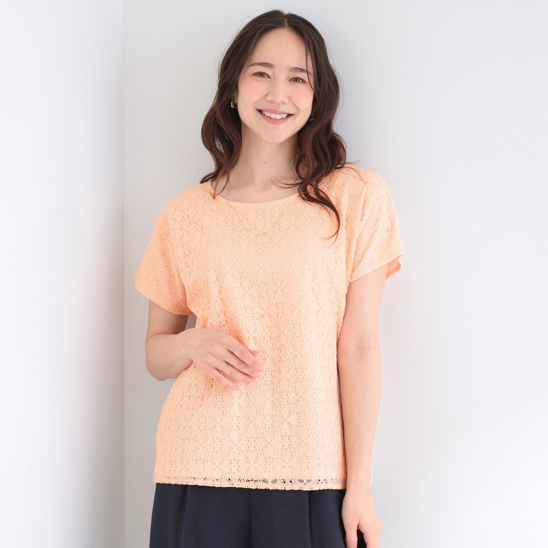 SHOO･LA･RUE「【UV/S-LL/洗濯機可】レース切替で華やかに 大人の選ぶ上品Tシャツ」|Tシャツ・カットソー|